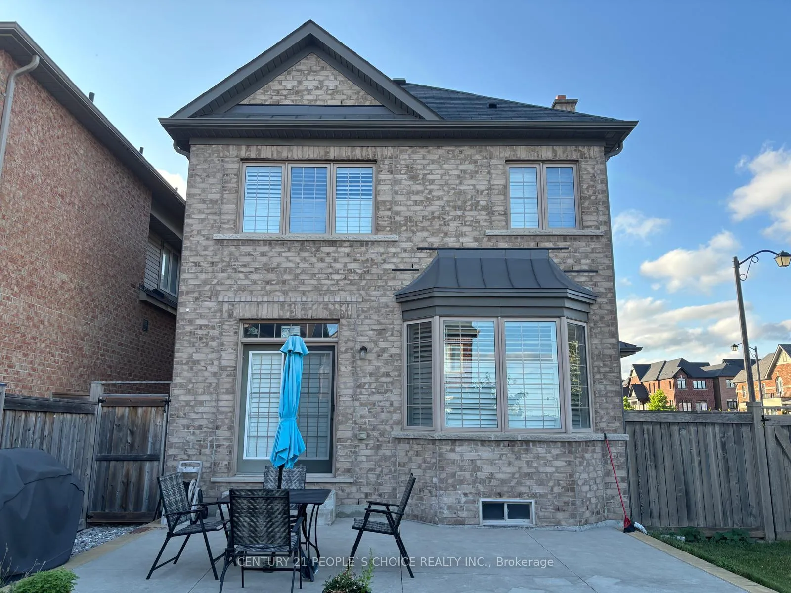 Photo 15 of 105 Algoma Drive N, Vaughan, Kleinburg — HOMEH