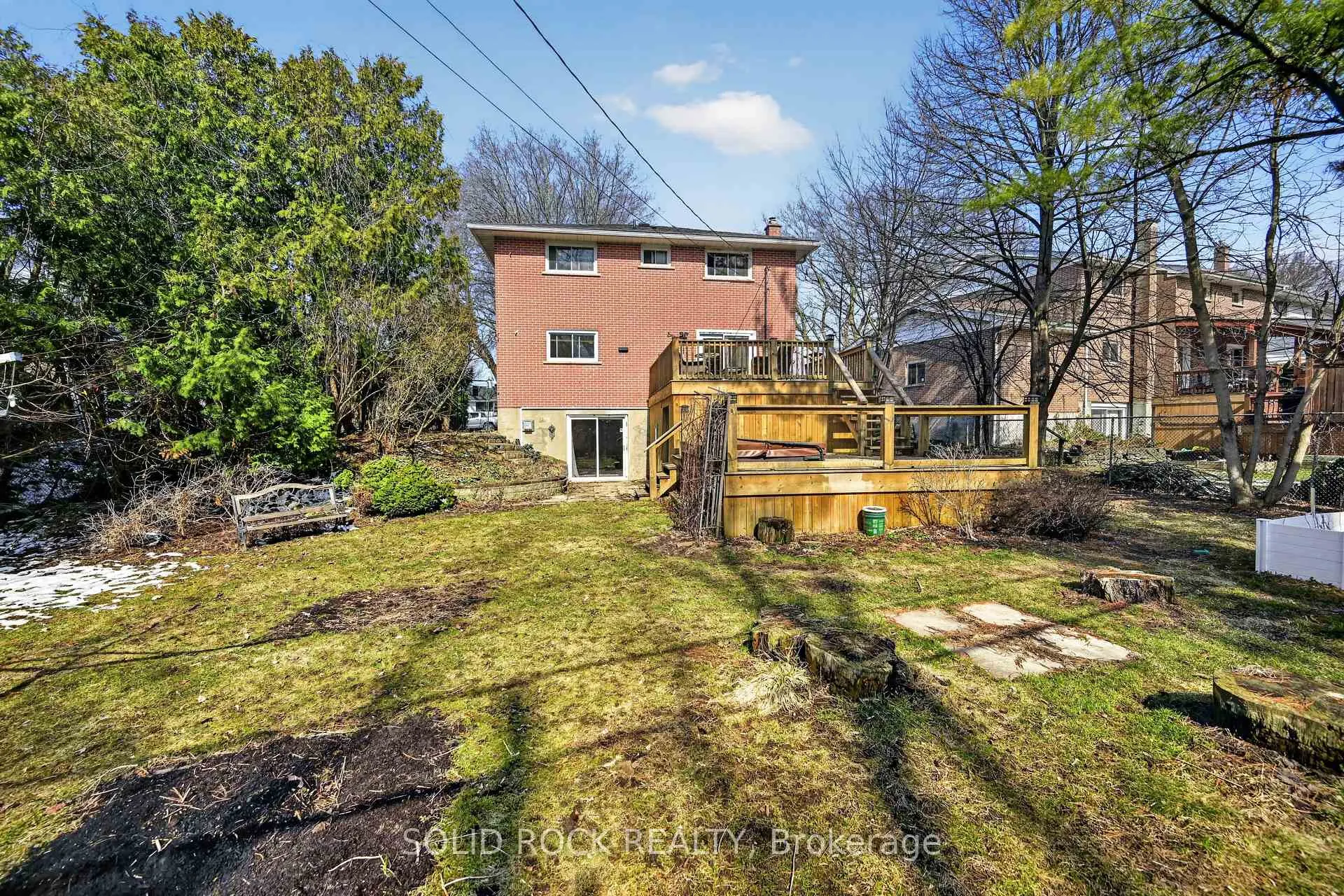 Photo 3 of 209 Reynolds Drive E, Brockville — HOMEH