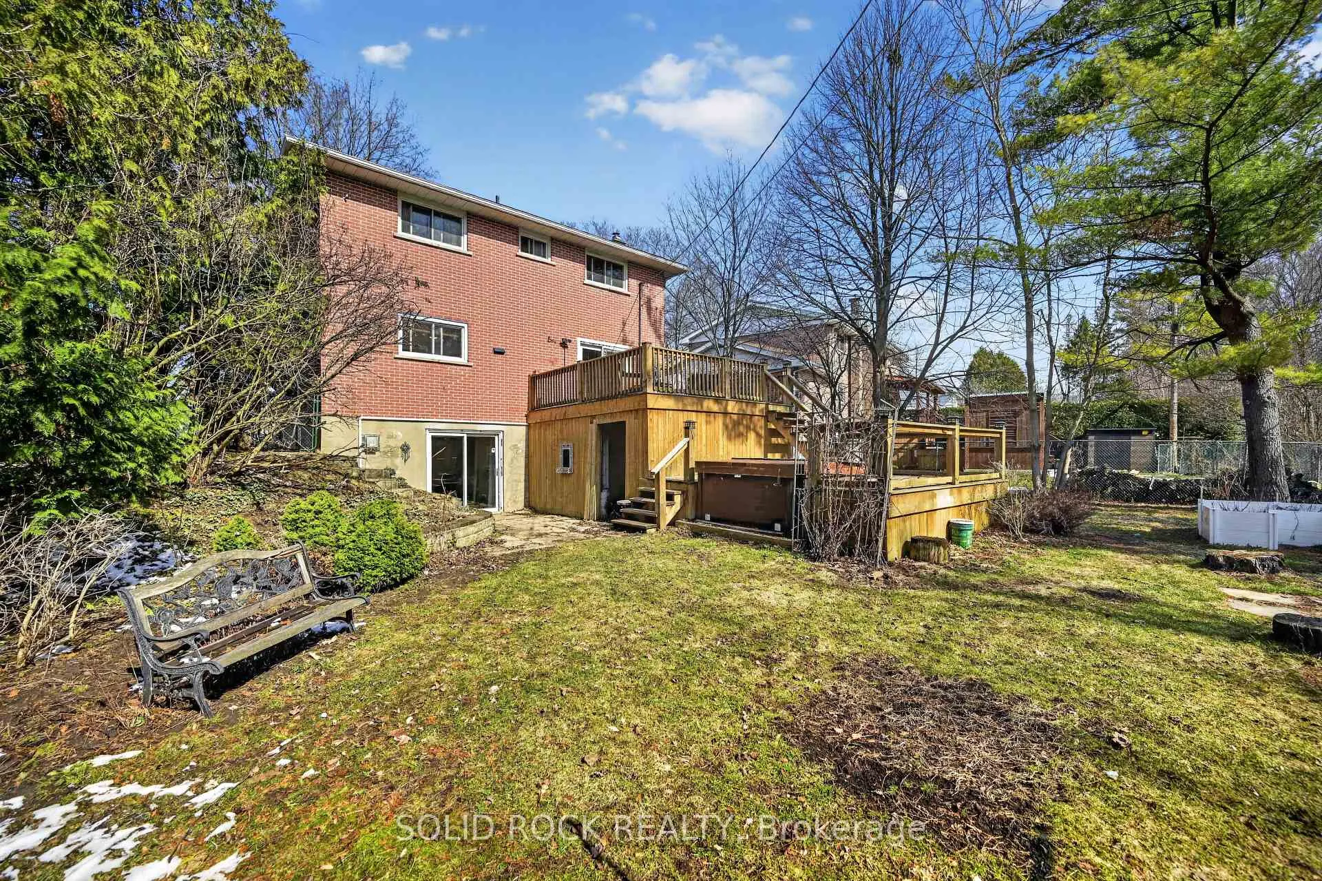 Photo 4 of 209 Reynolds Drive E, Brockville — HOMEH