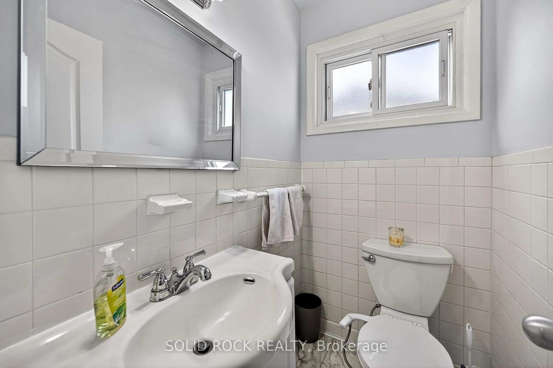Photo 11 of 209 Reynolds Drive E, Brockville — HOMEH