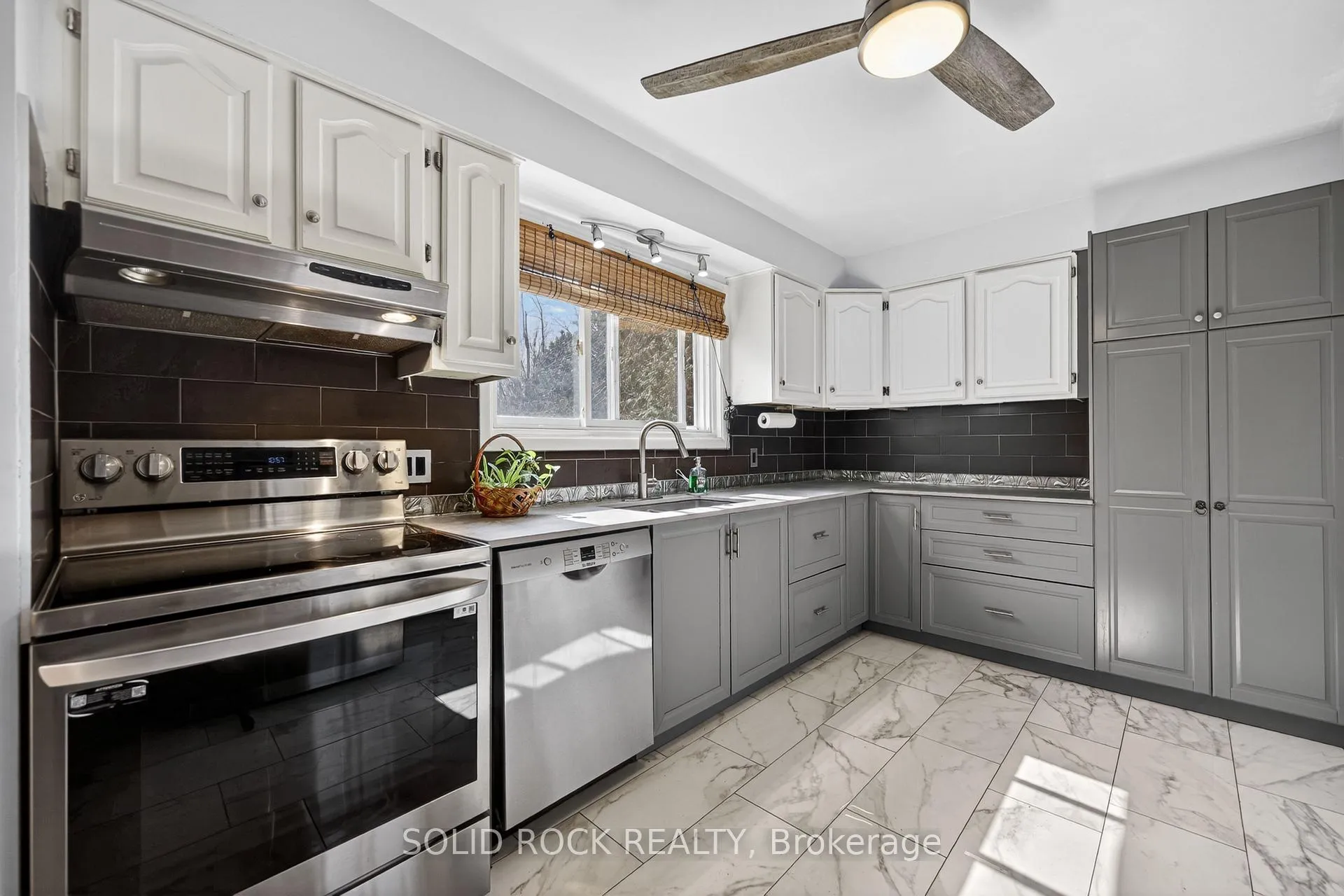 Photo 18 of 209 Reynolds Drive E, Brockville — HOMEH