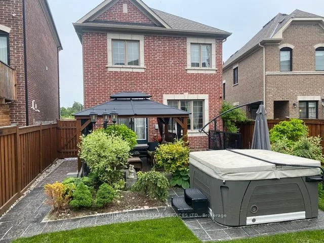 Photo 7 of 28 Lacrosse Trail, Vaughan, Kleinburg — HOMEH
