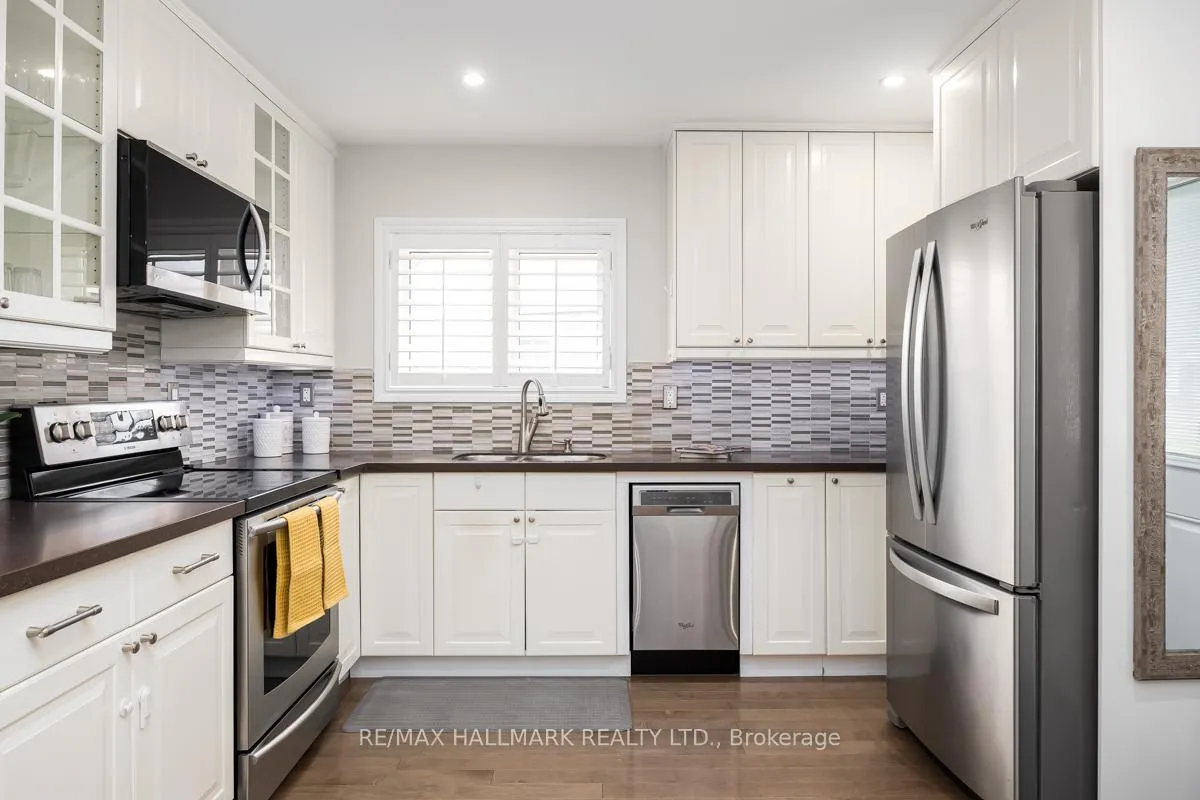 Photo 9 of 84 Delma Drive, Etobicoke, Alderwood — HOMEH