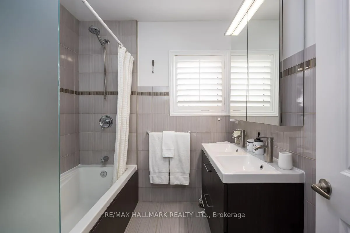 Photo 17 of 84 Delma Drive, Etobicoke, Alderwood — HOMEH