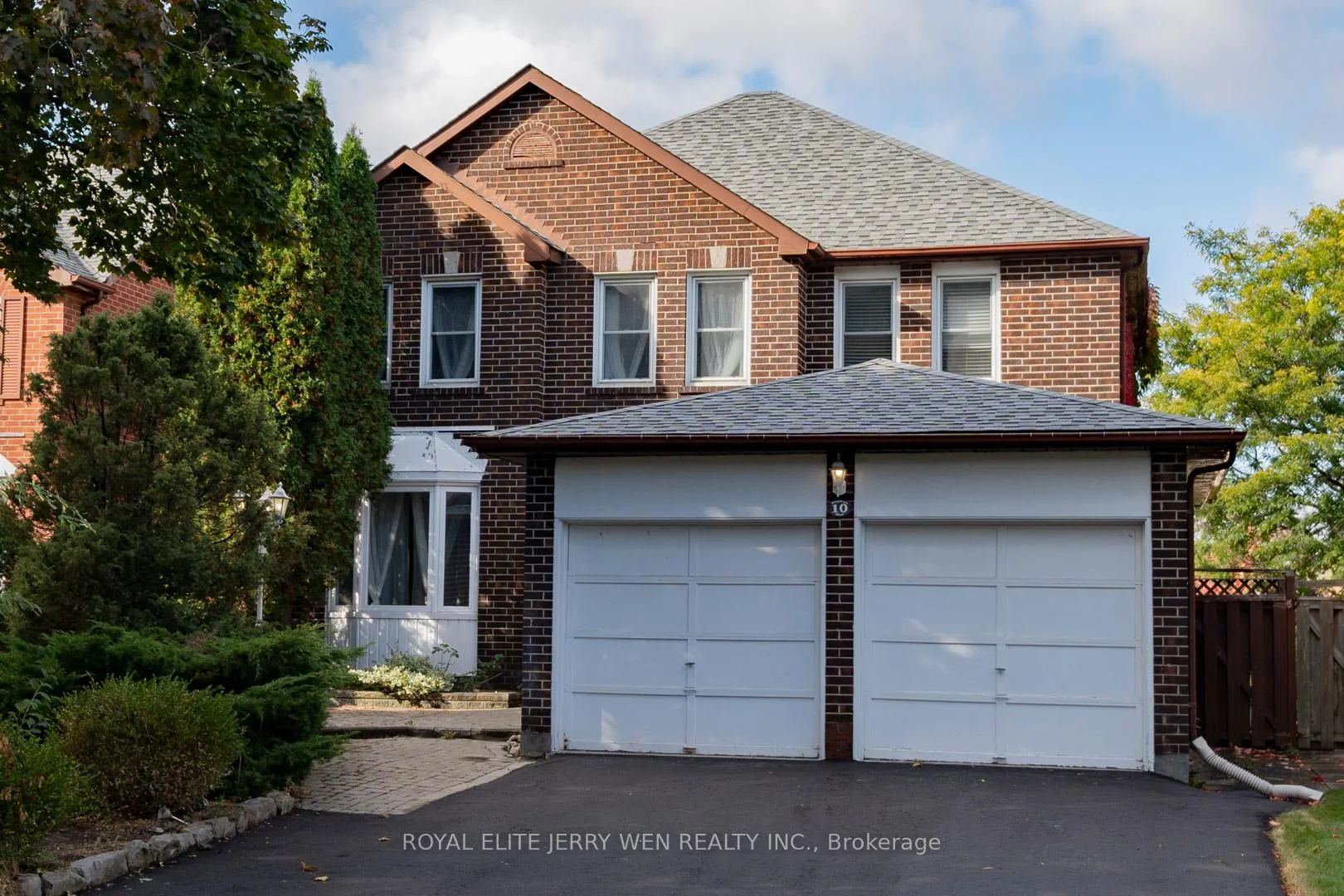 Front of 10 Kingsboro Road