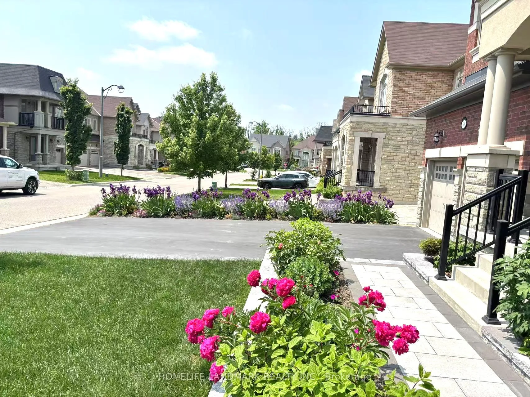 Photo 2 of 68 Randolph Drive, Vaughan, Patterson — HOMEH