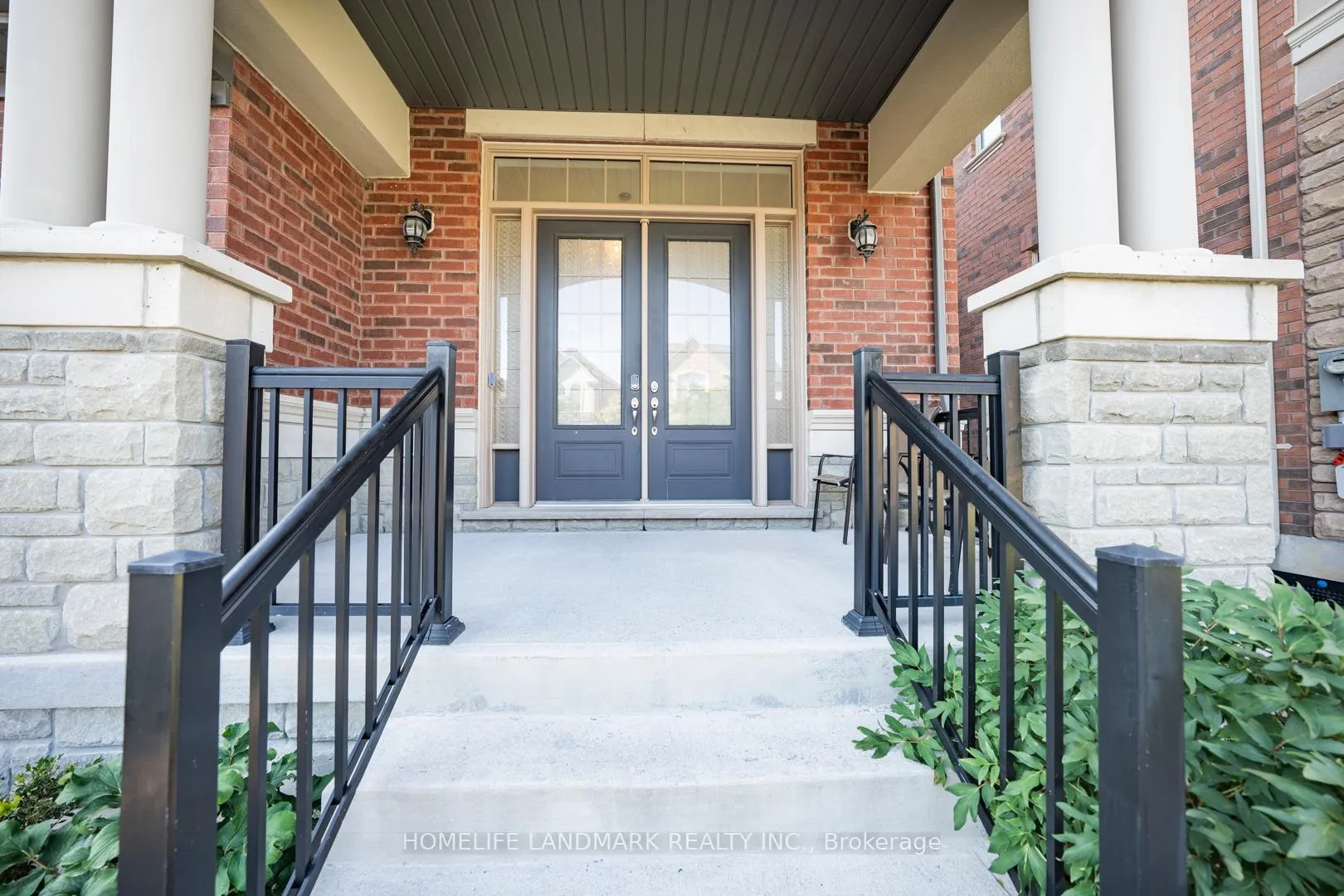 Photo 3 of 68 Randolph Drive, Vaughan, Patterson — HOMEH