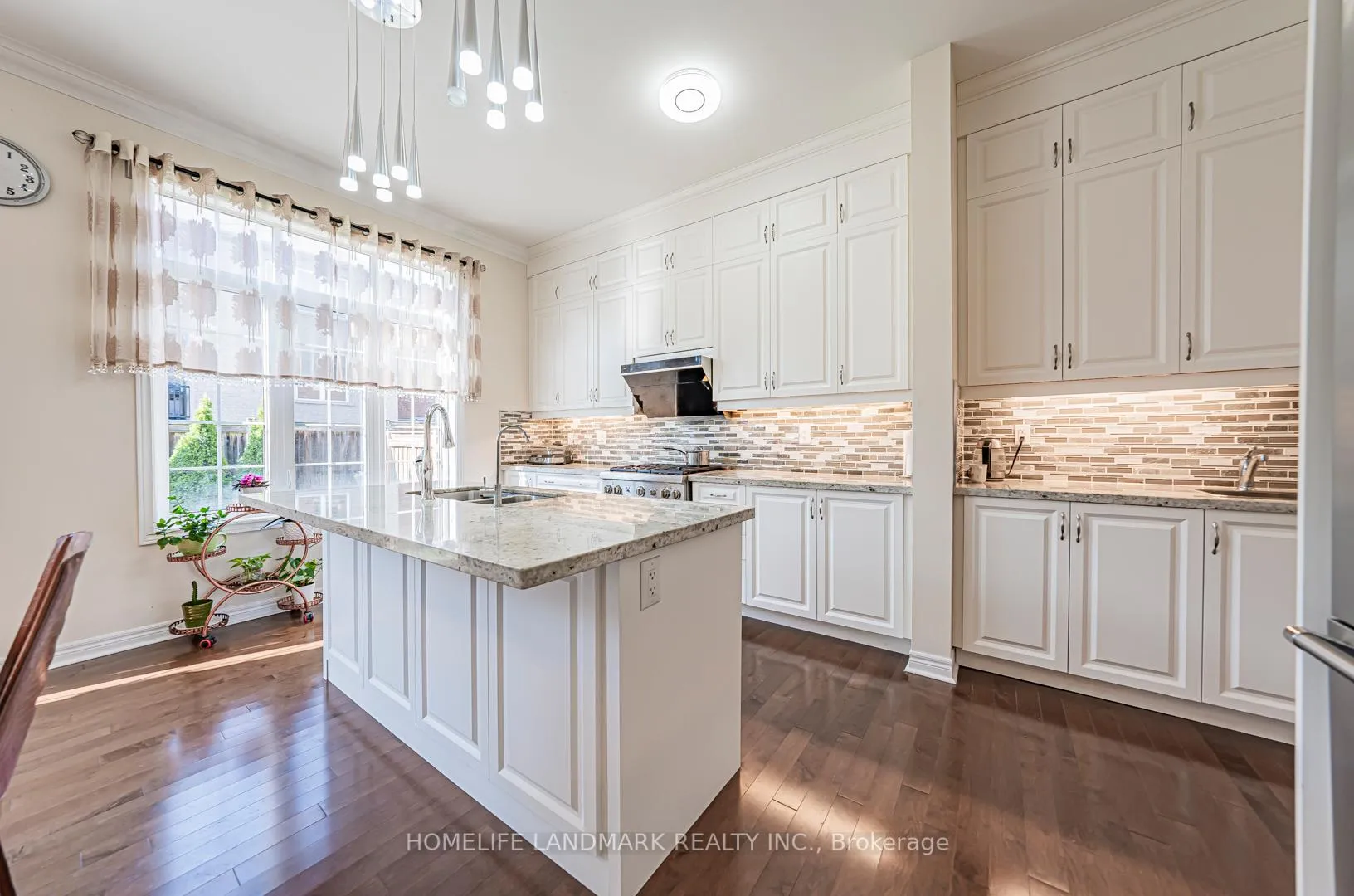 Photo 10 of 68 Randolph Drive, Vaughan, Patterson — HOMEH