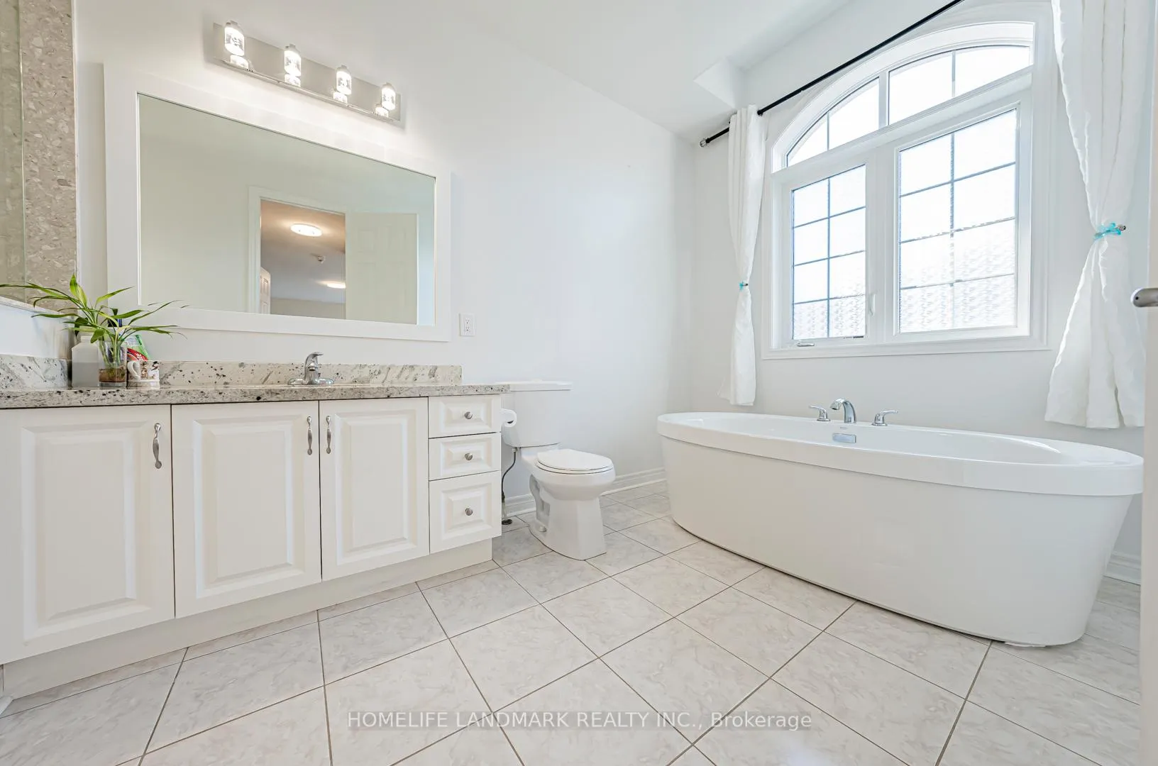 Photo 21 of 68 Randolph Drive, Vaughan, Patterson — HOMEH
