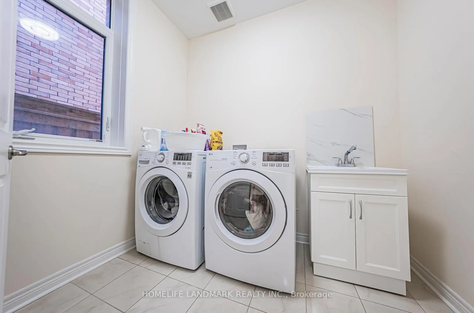 Photo 40 of 68 Randolph Drive, Vaughan, Patterson — HOMEH