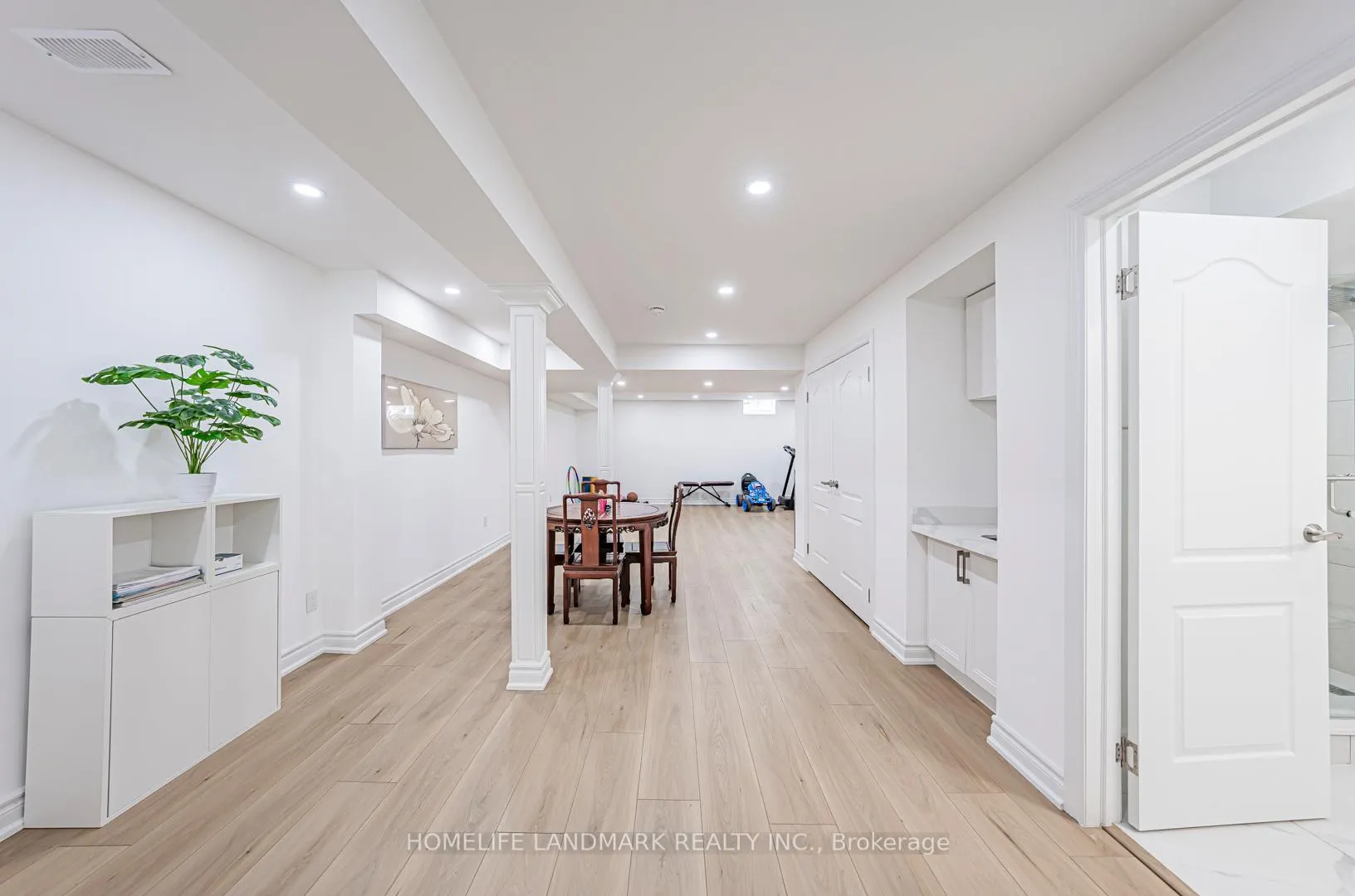 Photo 42 of 68 Randolph Drive, Vaughan, Patterson — HOMEH