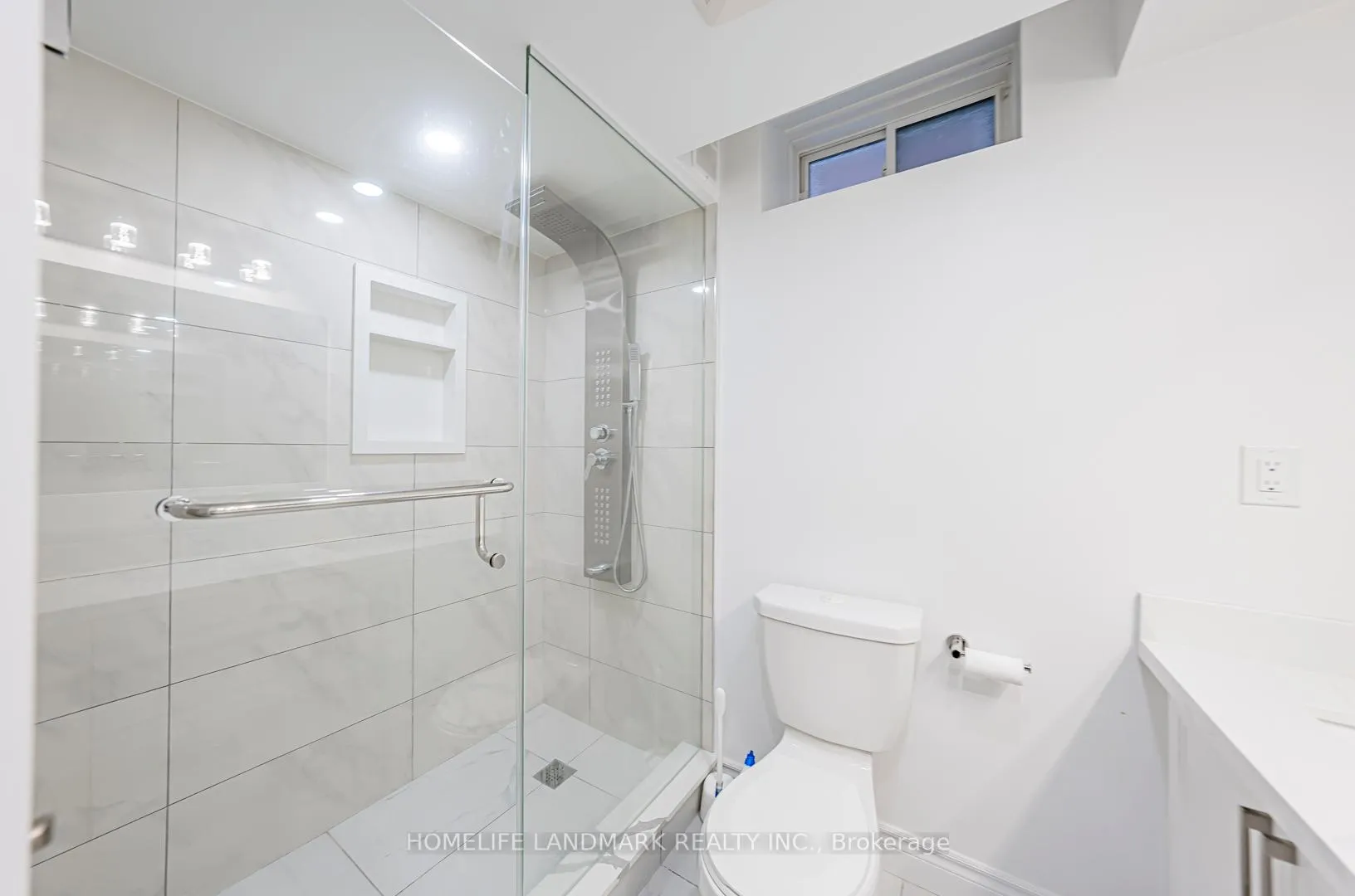 Photo 44 of 68 Randolph Drive, Vaughan, Patterson — HOMEH