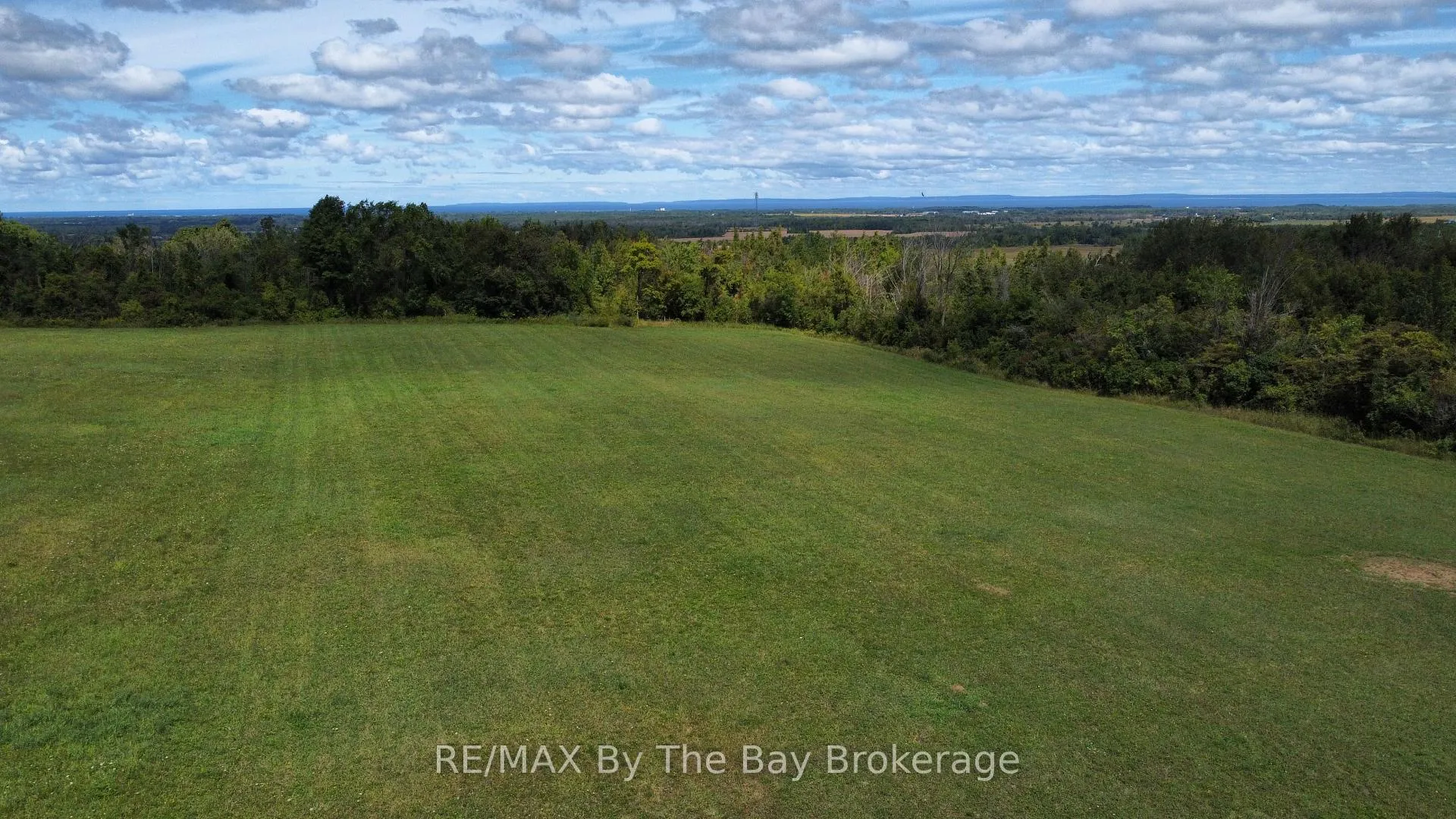 Photo 4 of 12 Sydenham Trail, Clearview, Rural Clearview — HOMEH
