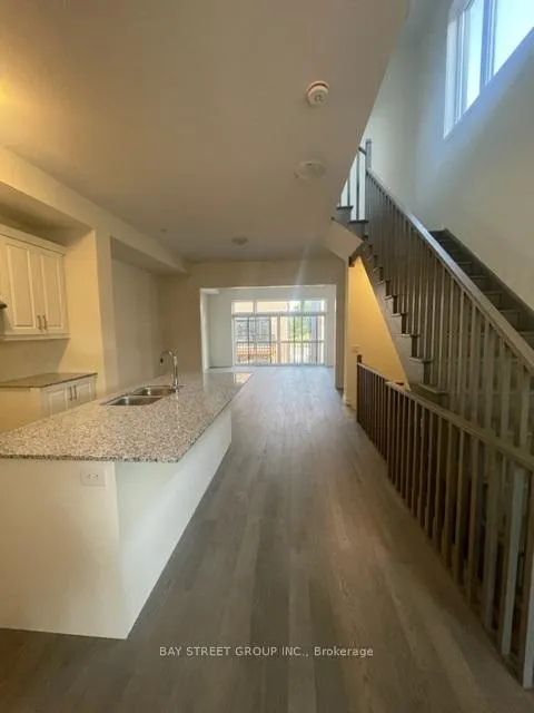Photo 4 of 131 Farooq Boulevard, Vaughan, Vellore Village — HOMEH