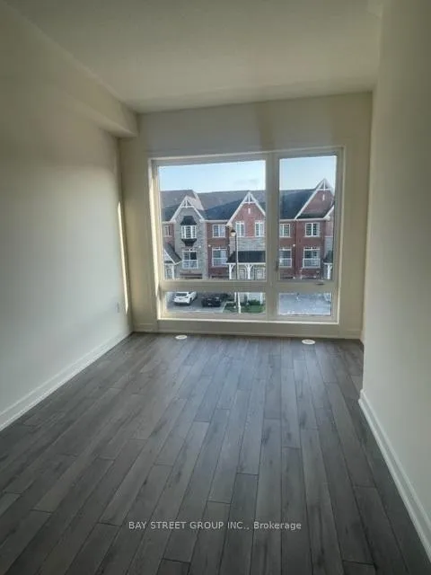 Photo 10 of 131 Farooq Boulevard, Vaughan, Vellore Village — HOMEH
