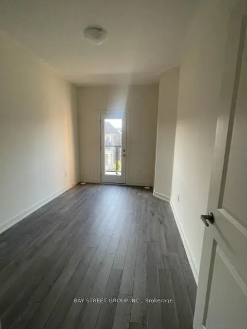 Photo 11 of 131 Farooq Boulevard, Vaughan, Vellore Village — HOMEH
