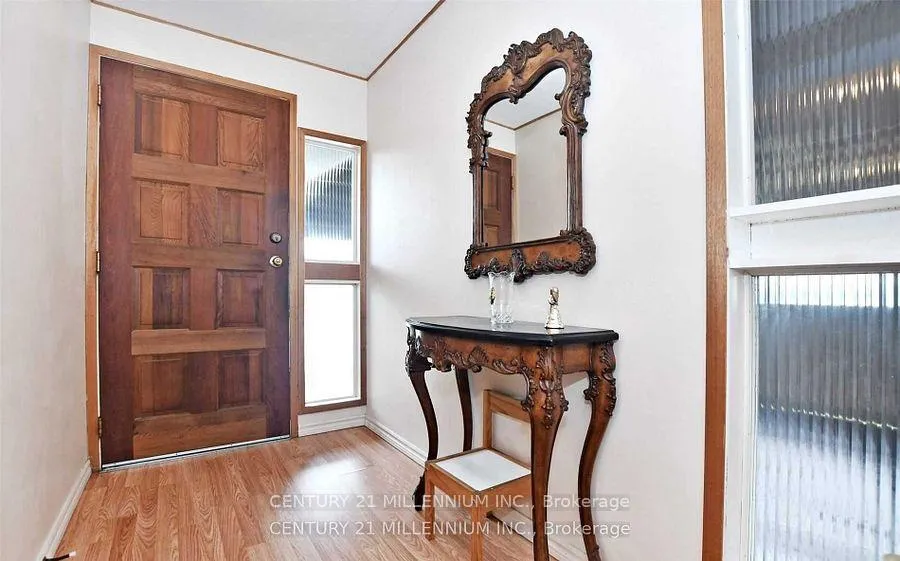 Photo 2 of 34 Seaton Drive, Aurora, Aurora Highlands — HOMEH