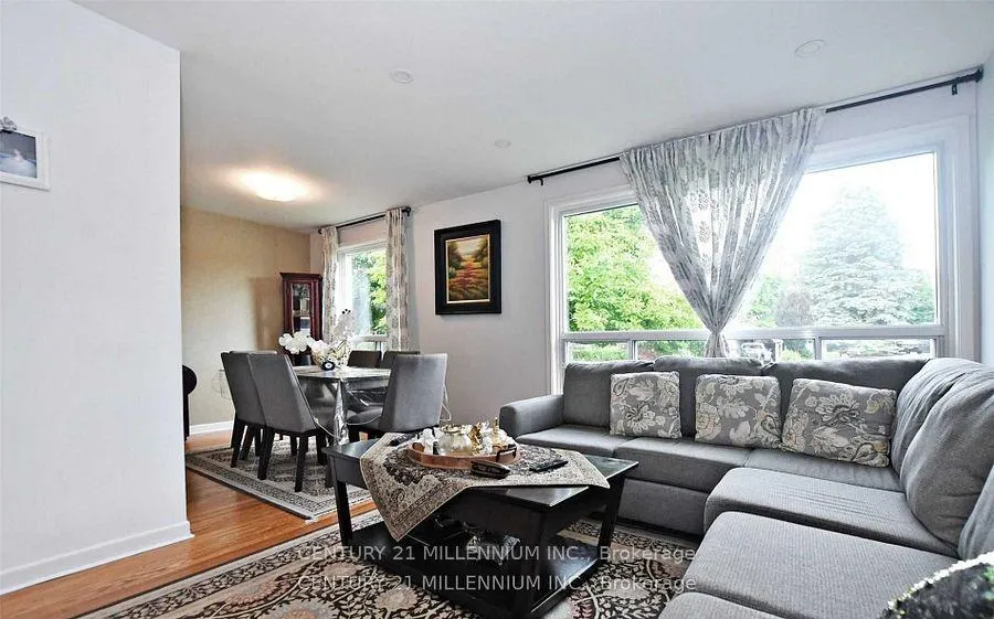 Photo 5 of 34 Seaton Drive, Aurora, Aurora Highlands — HOMEH