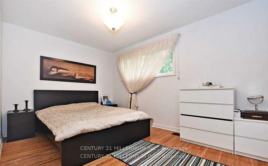 Photo 10 of 34 Seaton Drive, Aurora, Aurora Highlands — HOMEH