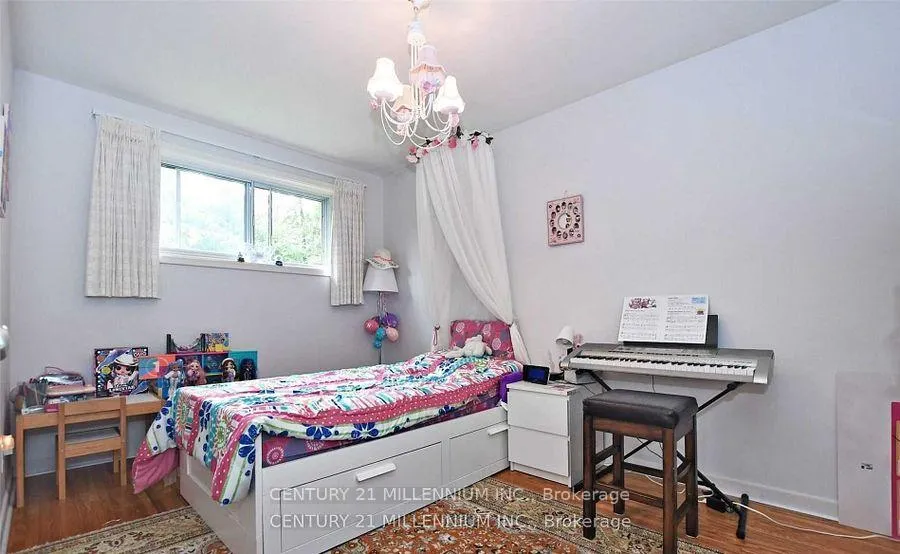 Photo 11 of 34 Seaton Drive, Aurora, Aurora Highlands — HOMEH