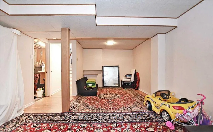 Photo 12 of 34 Seaton Drive, Aurora, Aurora Highlands — HOMEH