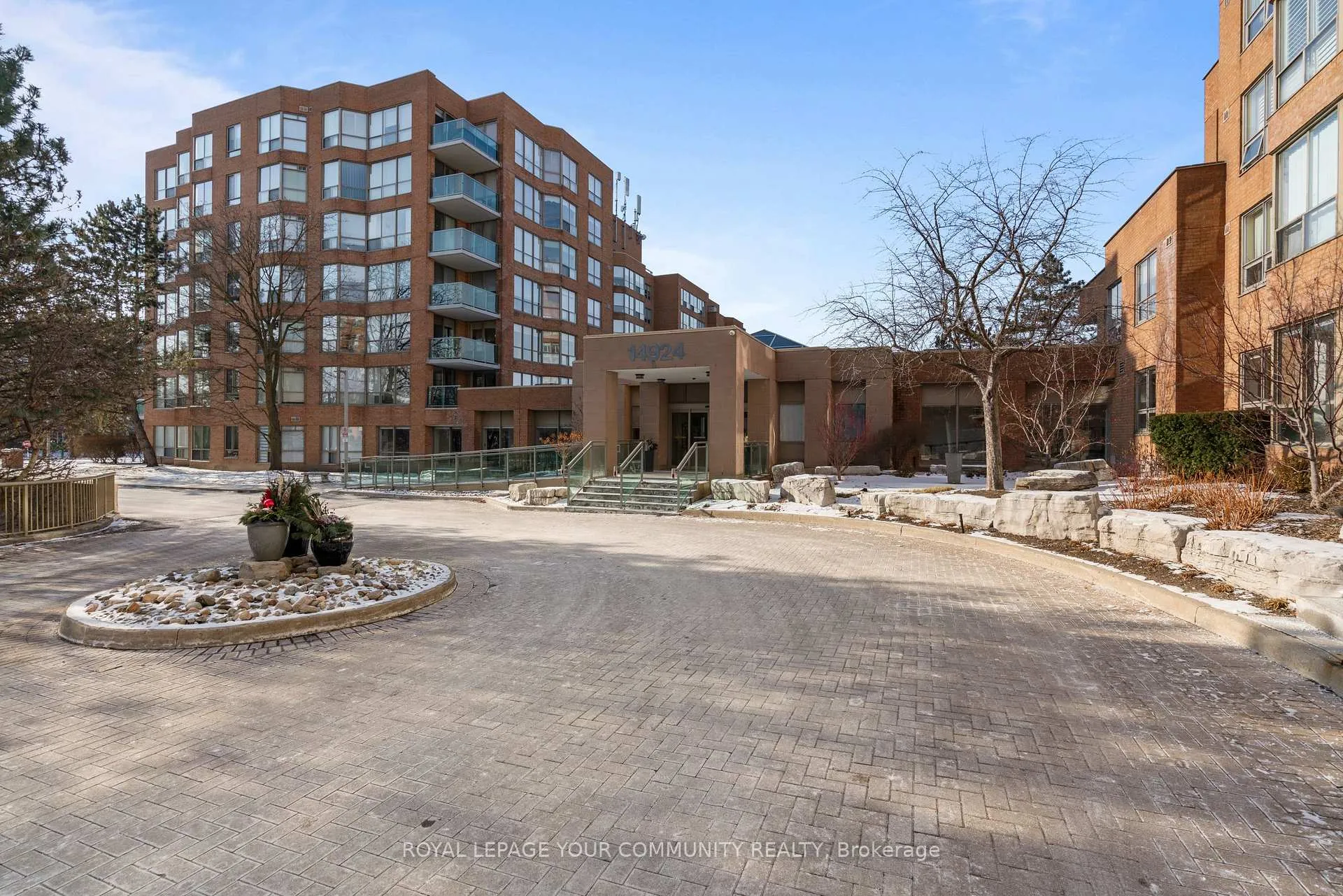 Photo 1 of Unit 611, 14924 Yonge Street, Aurora, Aurora Highlands — HOMEH