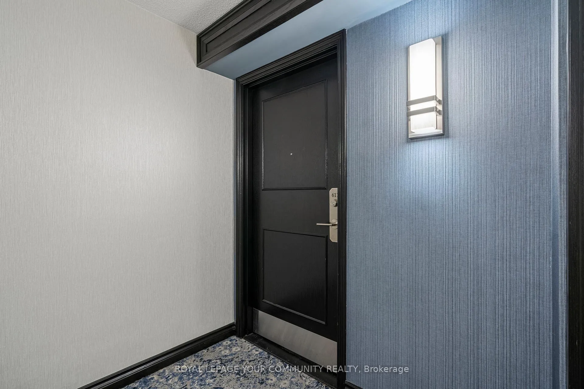 Photo 4 of Unit 611, 14924 Yonge Street, Aurora, Aurora Highlands — HOMEH