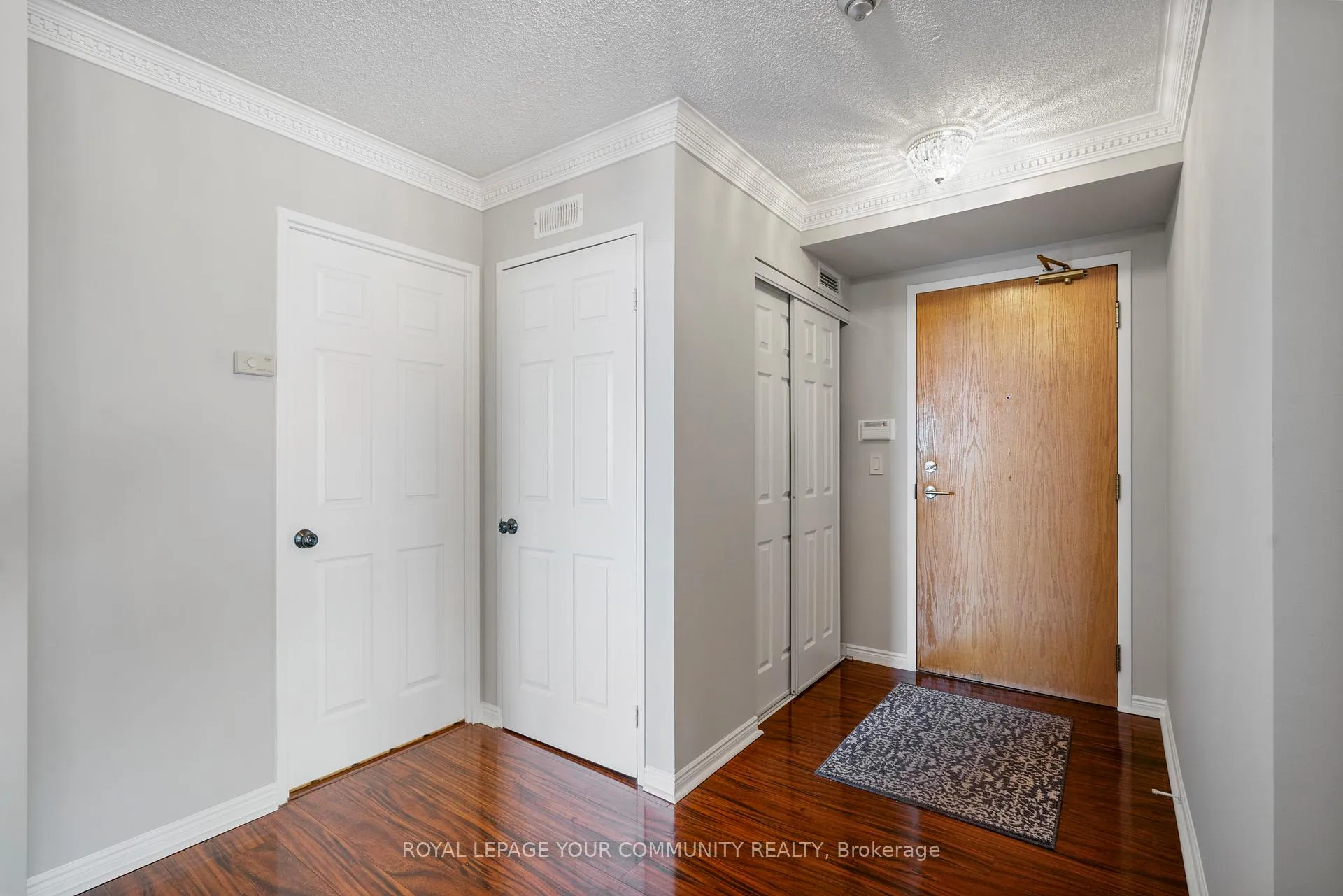 Photo 5 of Unit 611, 14924 Yonge Street, Aurora, Aurora Highlands — HOMEH