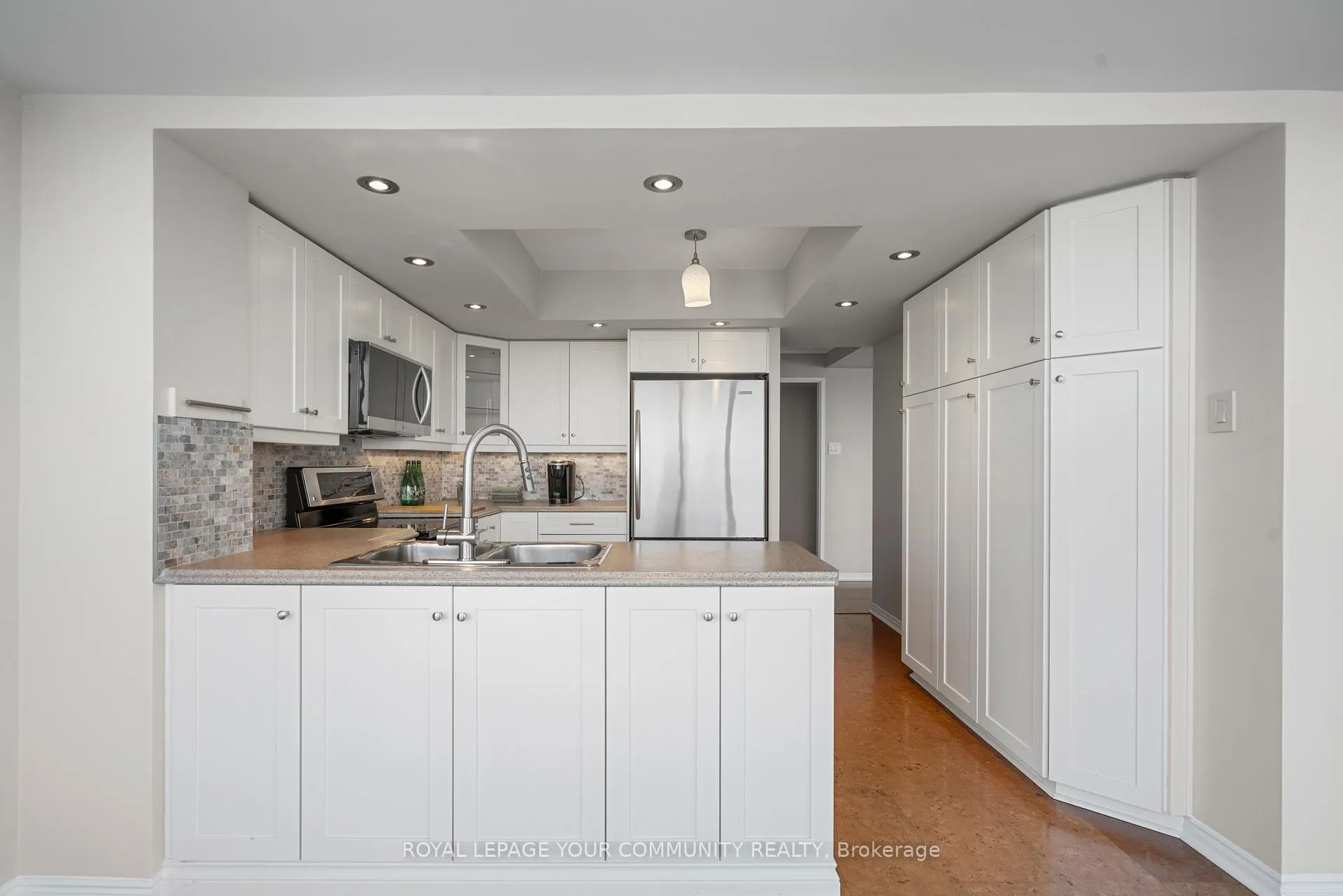 Photo 14 of Unit 611, 14924 Yonge Street, Aurora, Aurora Highlands — HOMEH