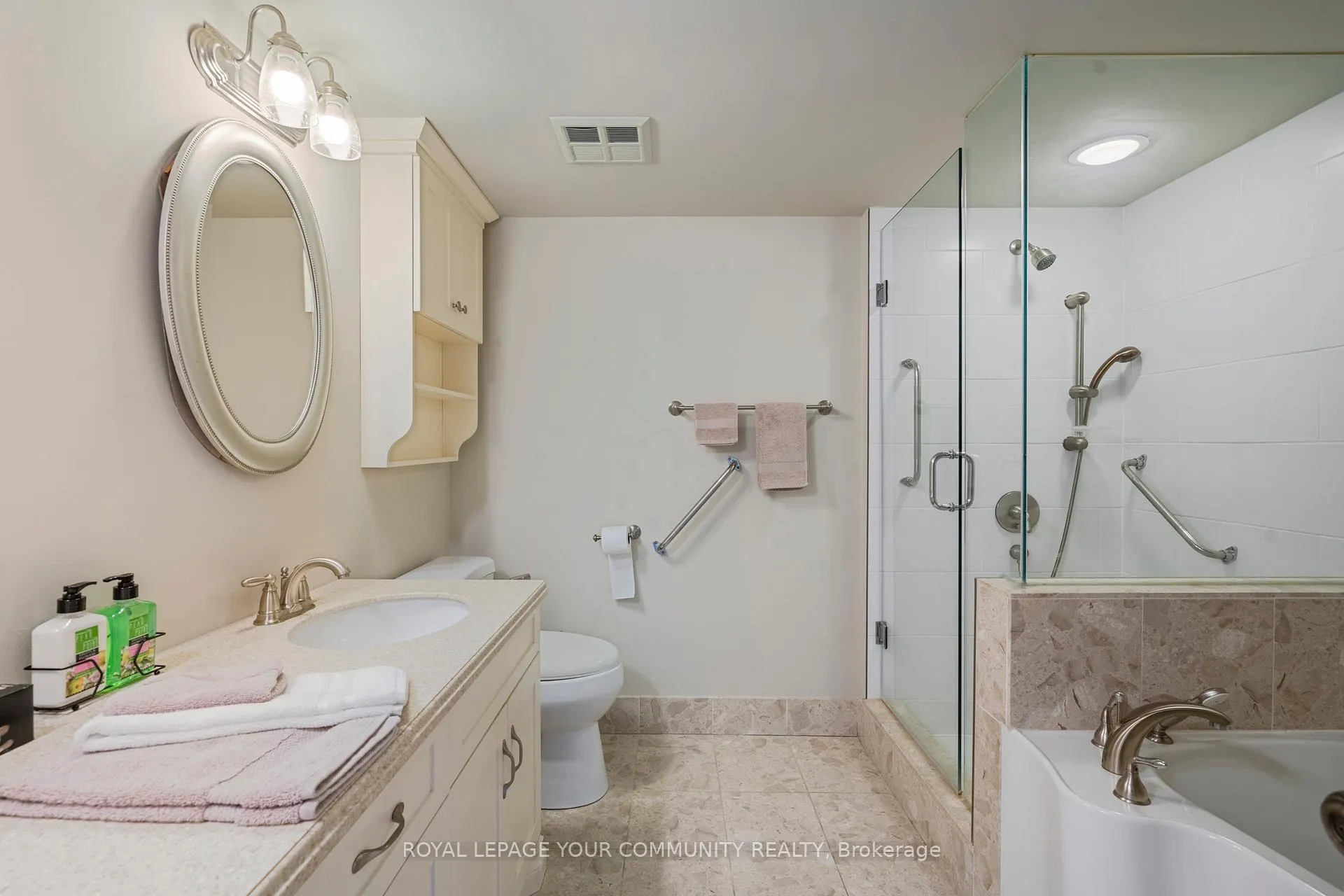 Photo 17 of Unit 611, 14924 Yonge Street, Aurora, Aurora Highlands — HOMEH