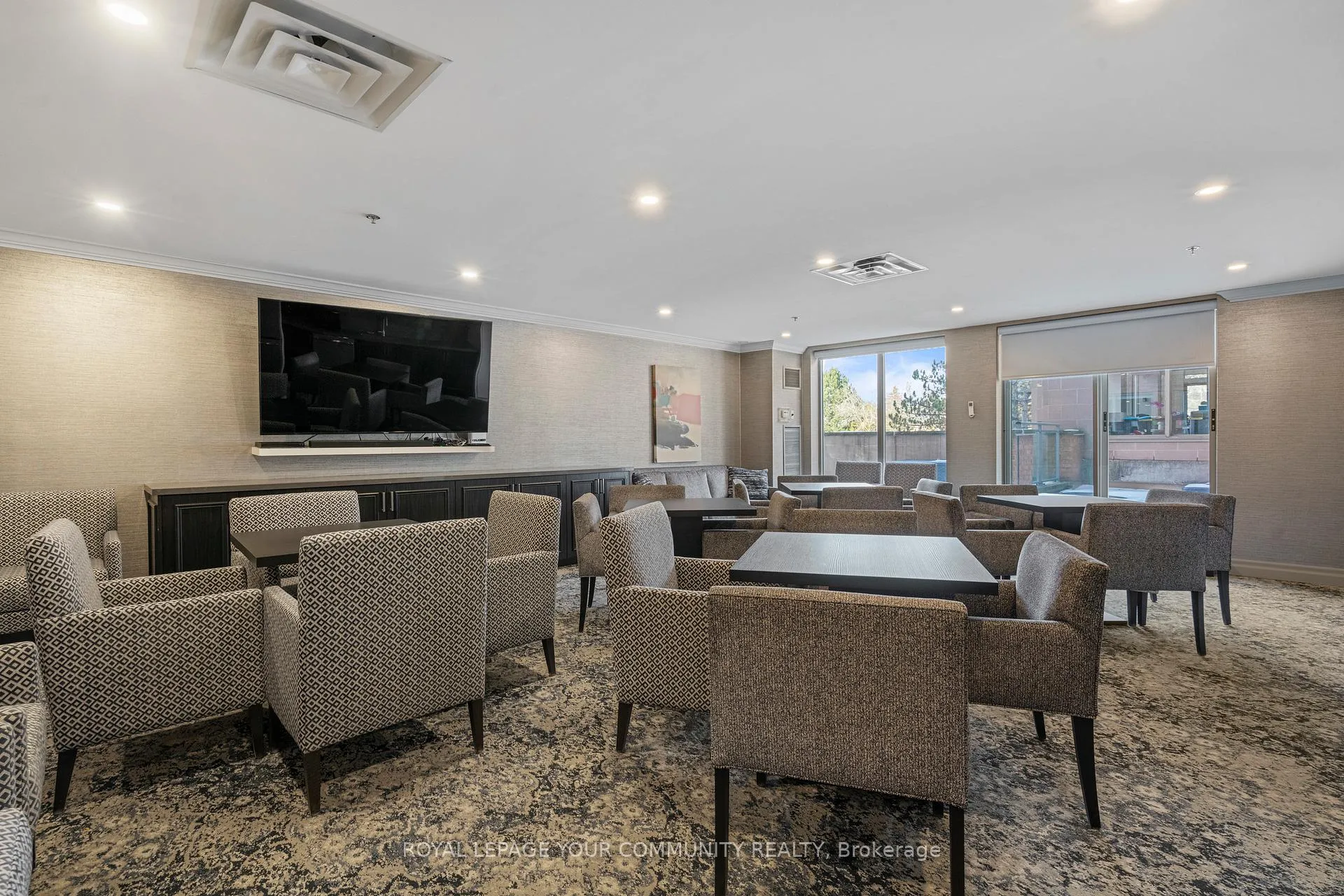 Photo 34 of Unit 611, 14924 Yonge Street, Aurora, Aurora Highlands — HOMEH