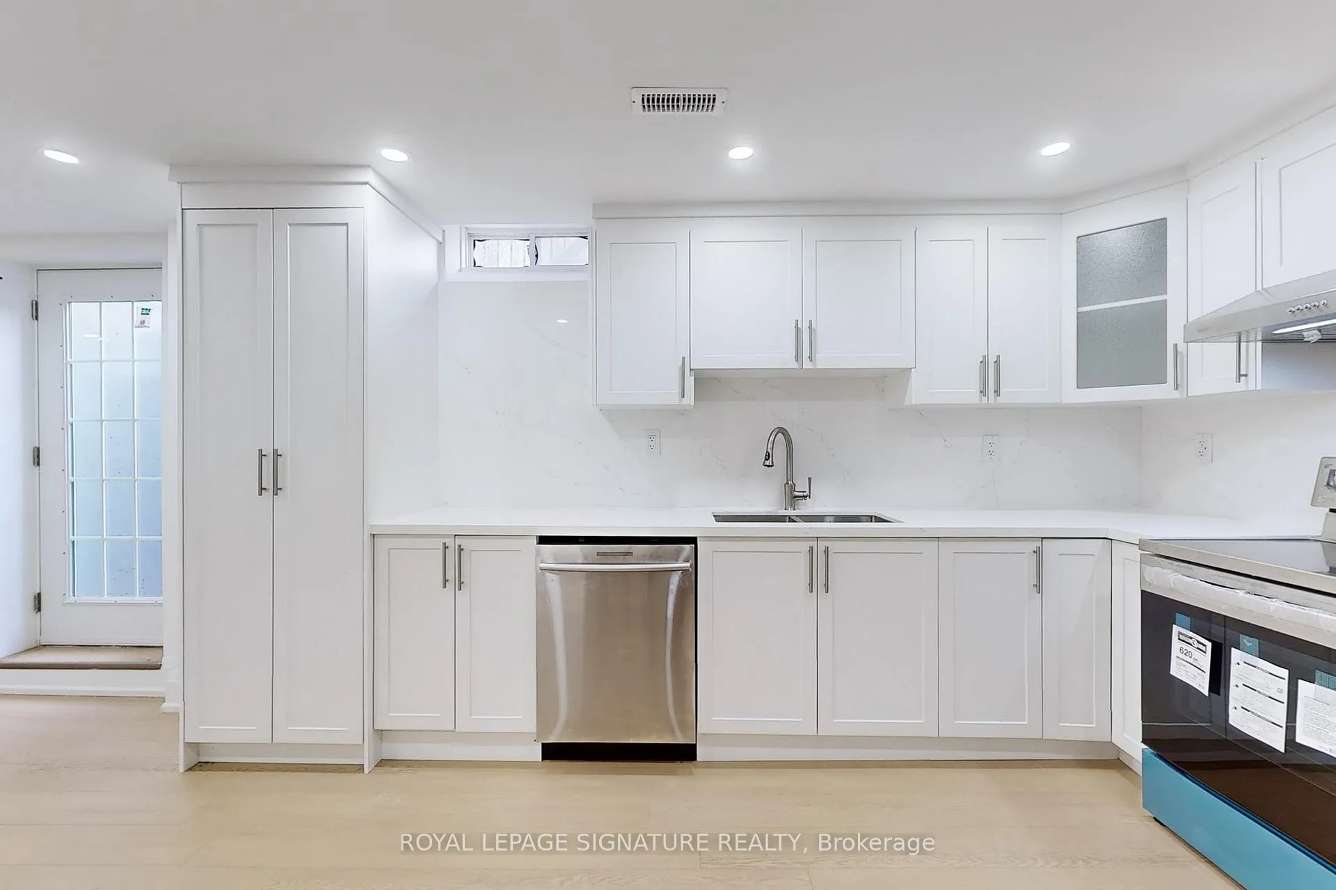 Photo 15 of Unit Bsmt, 1018 Glenbourne Drive, Oshawa, Pinecrest — HOMEH