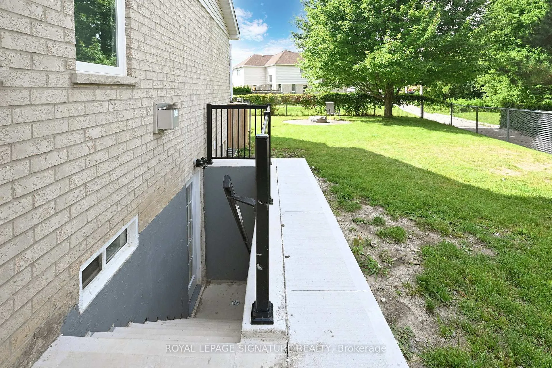 Photo 29 of Unit Bsmt, 1018 Glenbourne Drive, Oshawa, Pinecrest — HOMEH