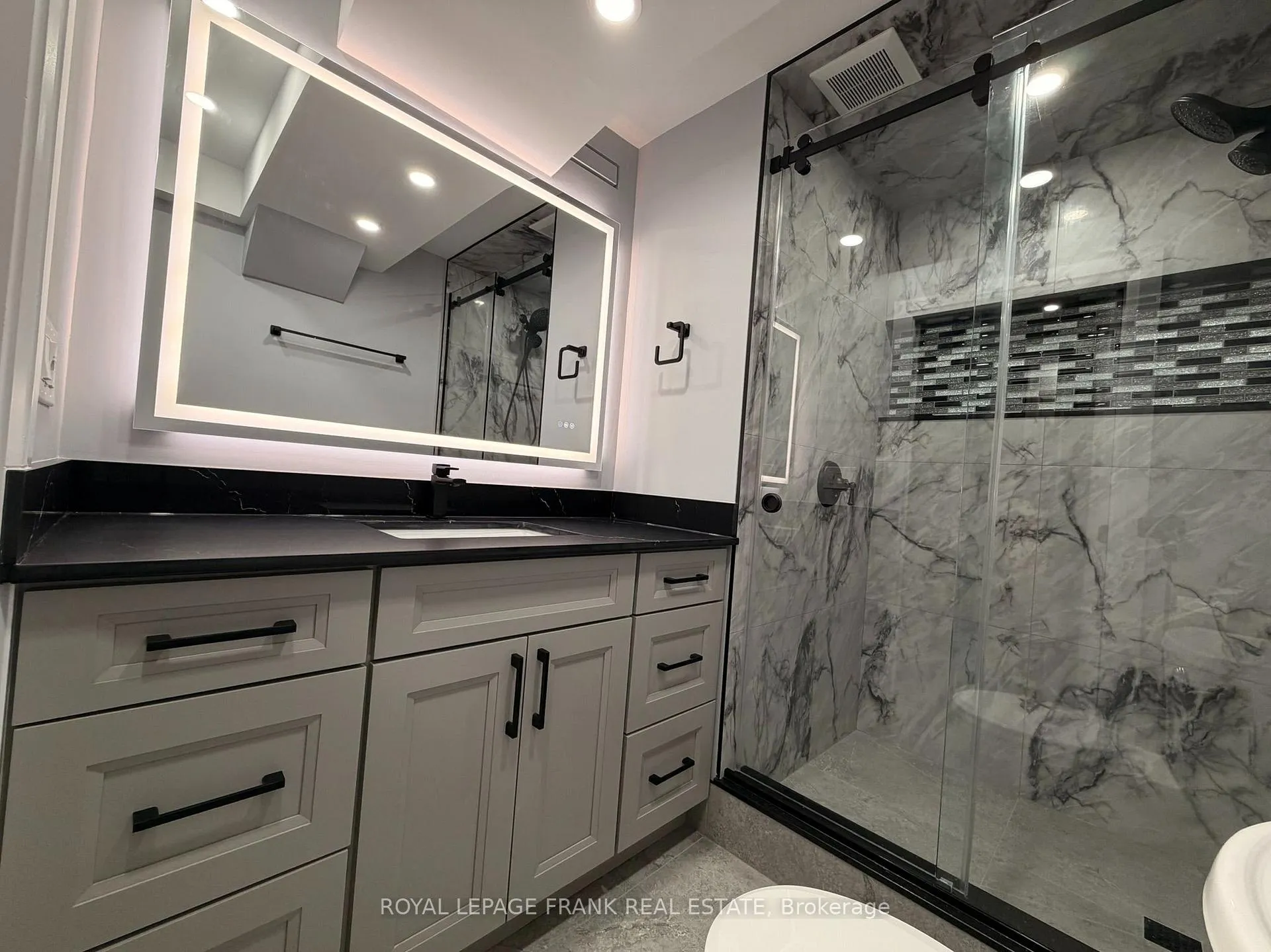 Photo 15 of Unit Basement, 110 Glenabbey Drive, Clarington, Courtice — HOMEH
