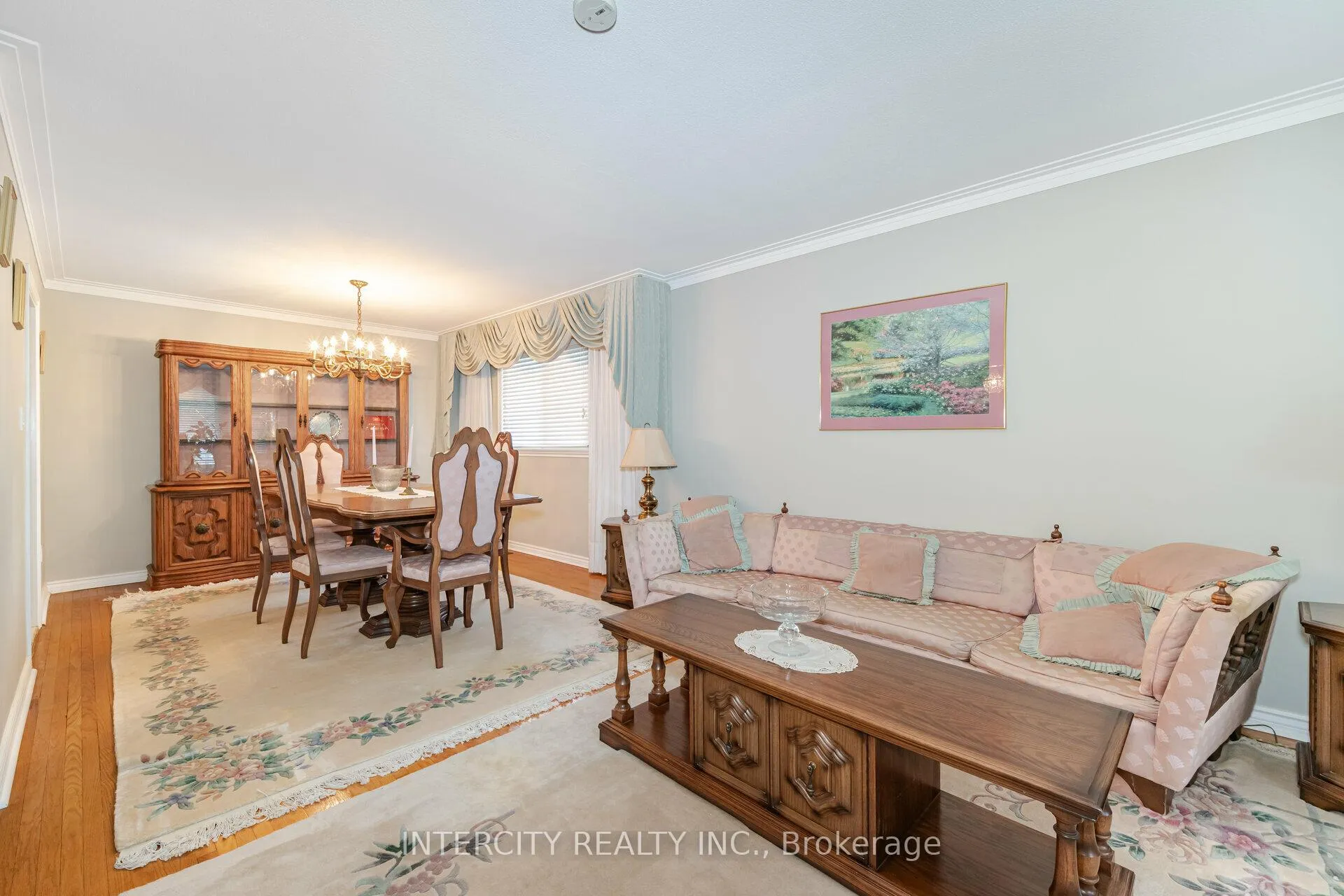 Photo 4 of 130 Centre Street, Vaughan, Uplands — HOMEH