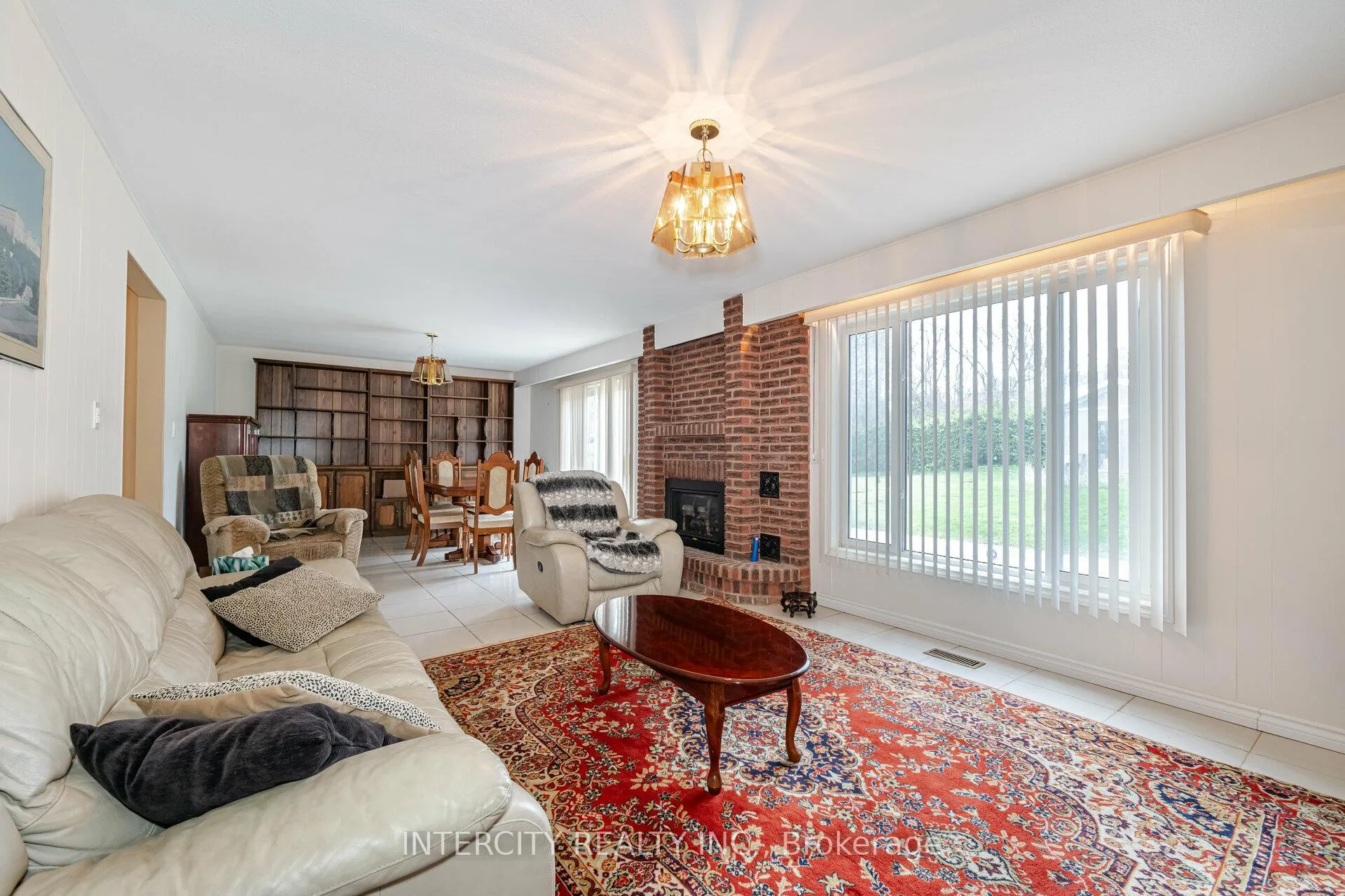 Photo 10 of 130 Centre Street, Vaughan, Uplands — HOMEH