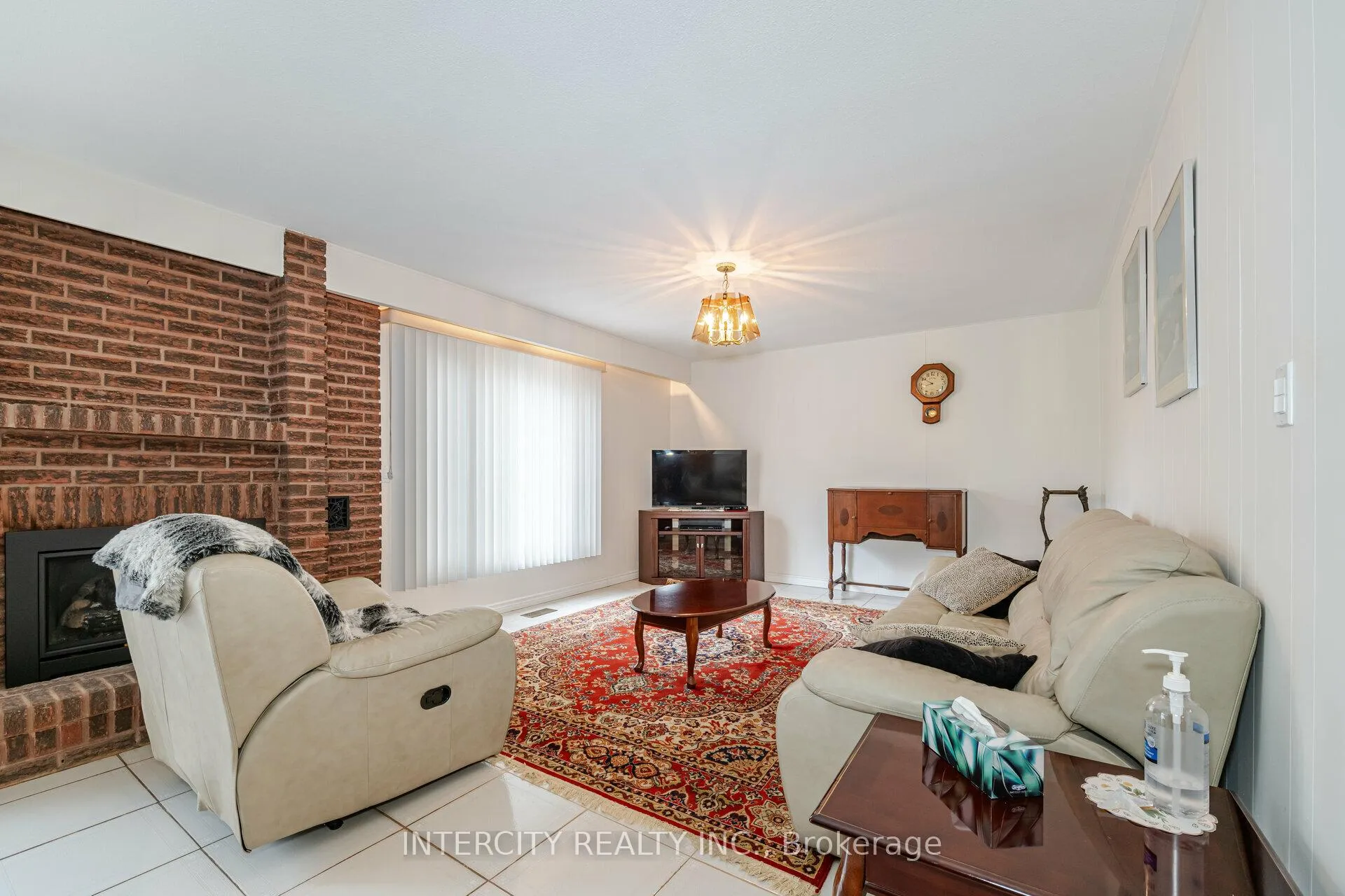 Photo 11 of 130 Centre Street, Vaughan, Uplands — HOMEH
