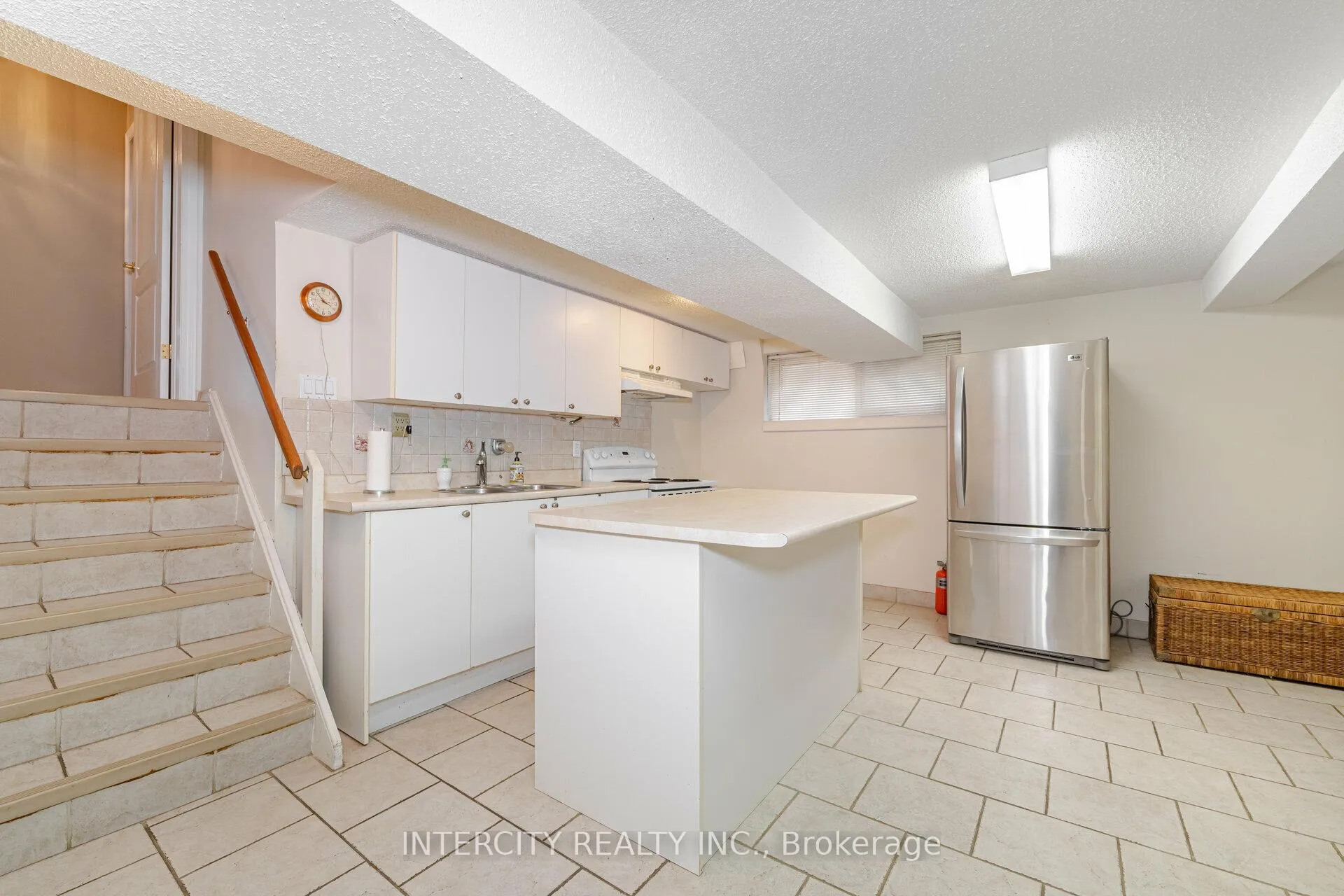 Photo 12 of 130 Centre Street, Vaughan, Uplands — HOMEH