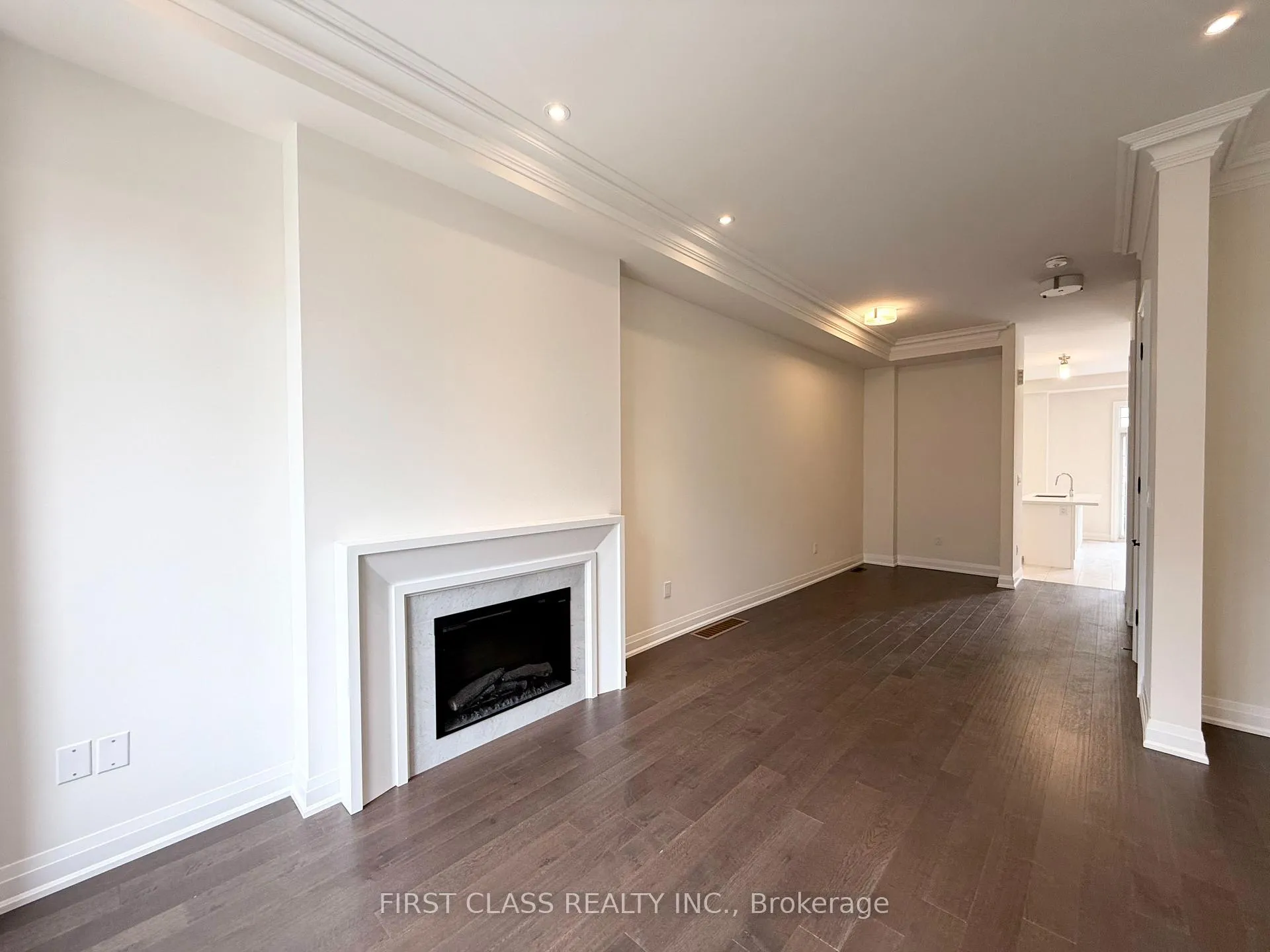 Photo 5 of 12 Abbeyhill Lane, Markham, Angus Glen — HOMEH