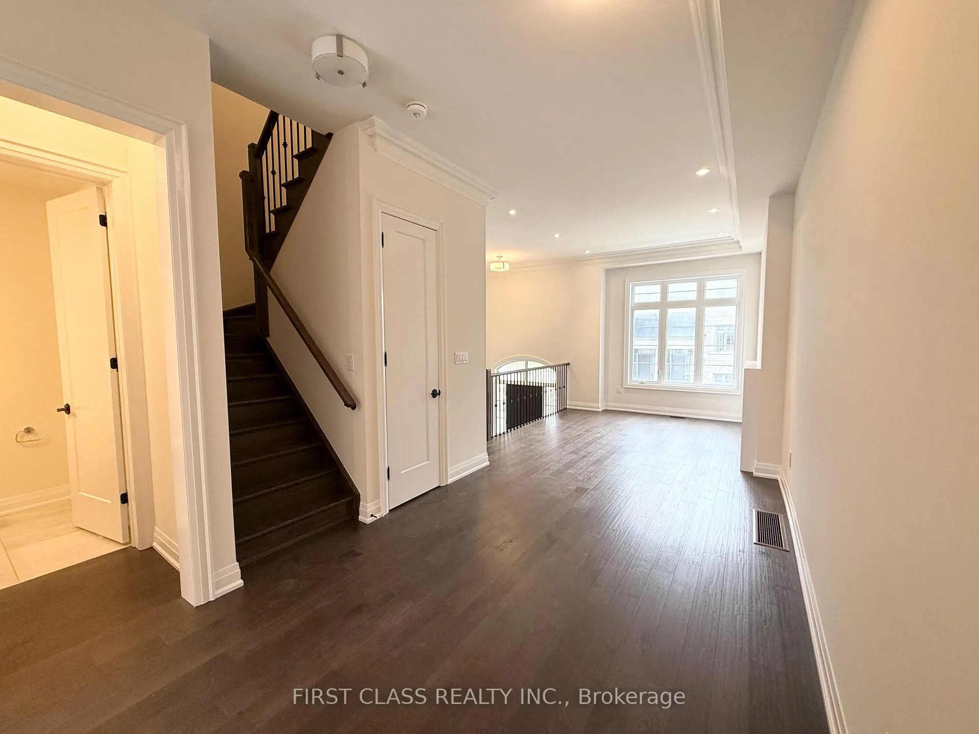 Photo 6 of 12 Abbeyhill Lane, Markham, Angus Glen — HOMEH