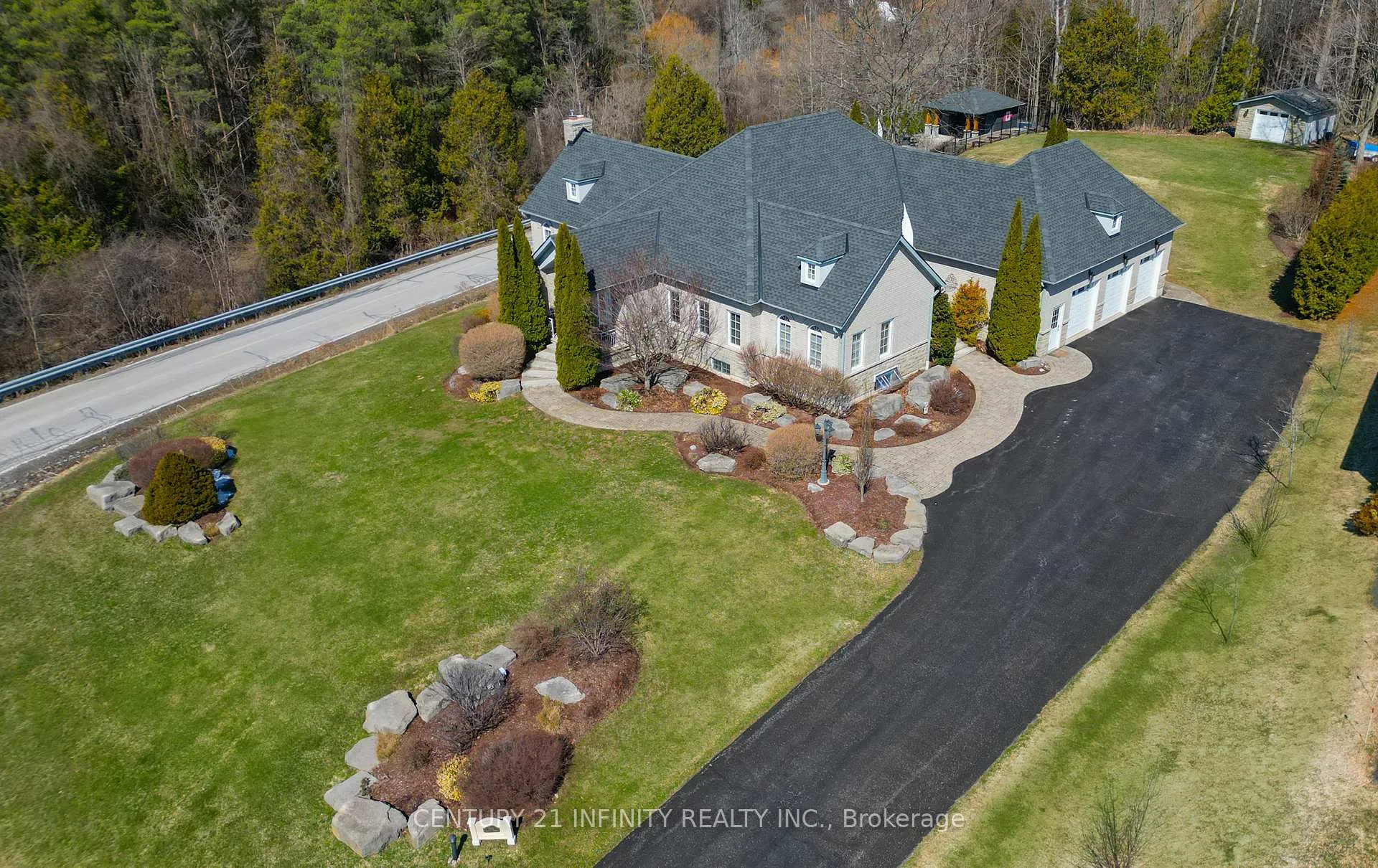 Photo 3 of 1501 Kodiak Street, Pickering, Rural Pickering — HOMEH