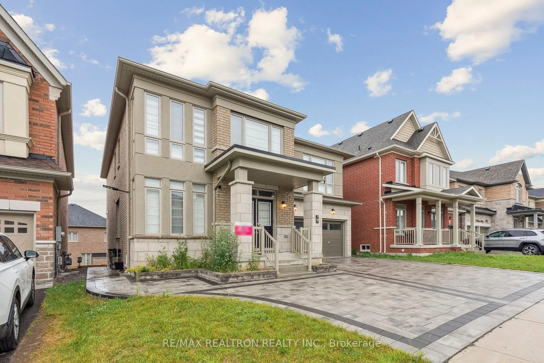 Photo 2 of 38 Balsdon (Lower Level) Hollow, Whitby, Lynde Creek — HOMEH