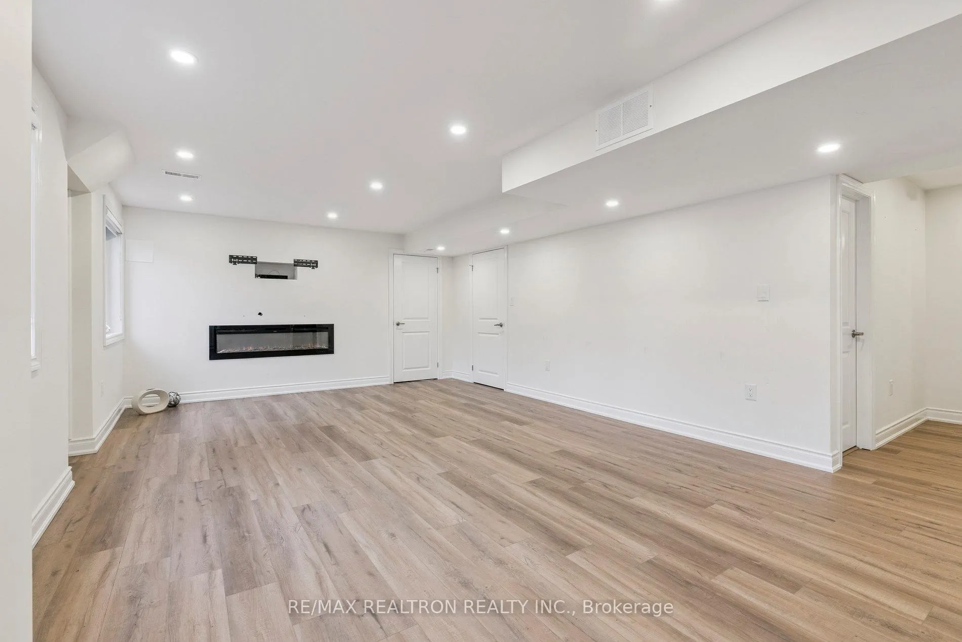 Photo 7 of 38 Balsdon (Lower Level) Hollow, Whitby, Lynde Creek — HOMEH
