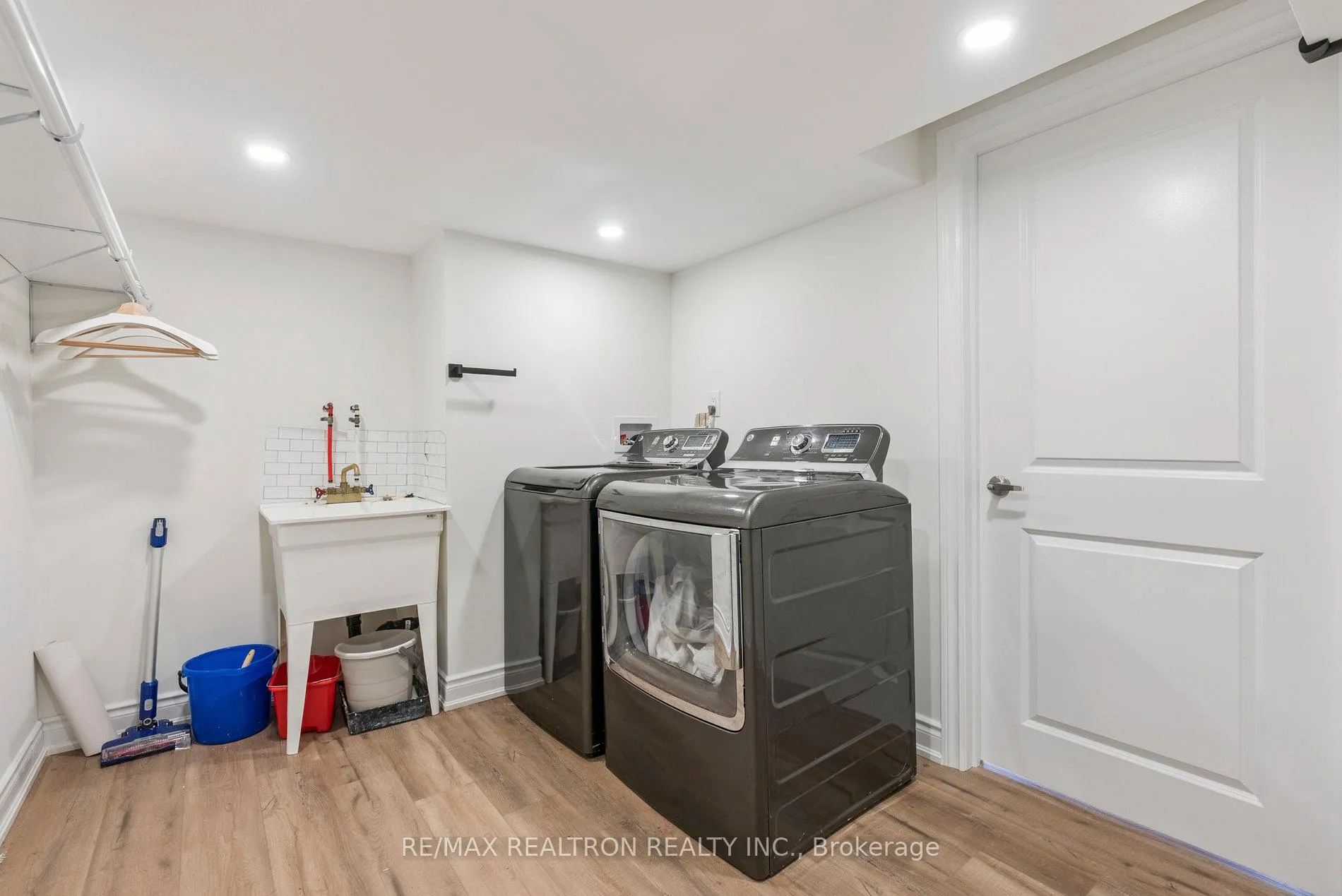 Photo 15 of 38 Balsdon (Lower Level) Hollow, Whitby, Lynde Creek — HOMEH