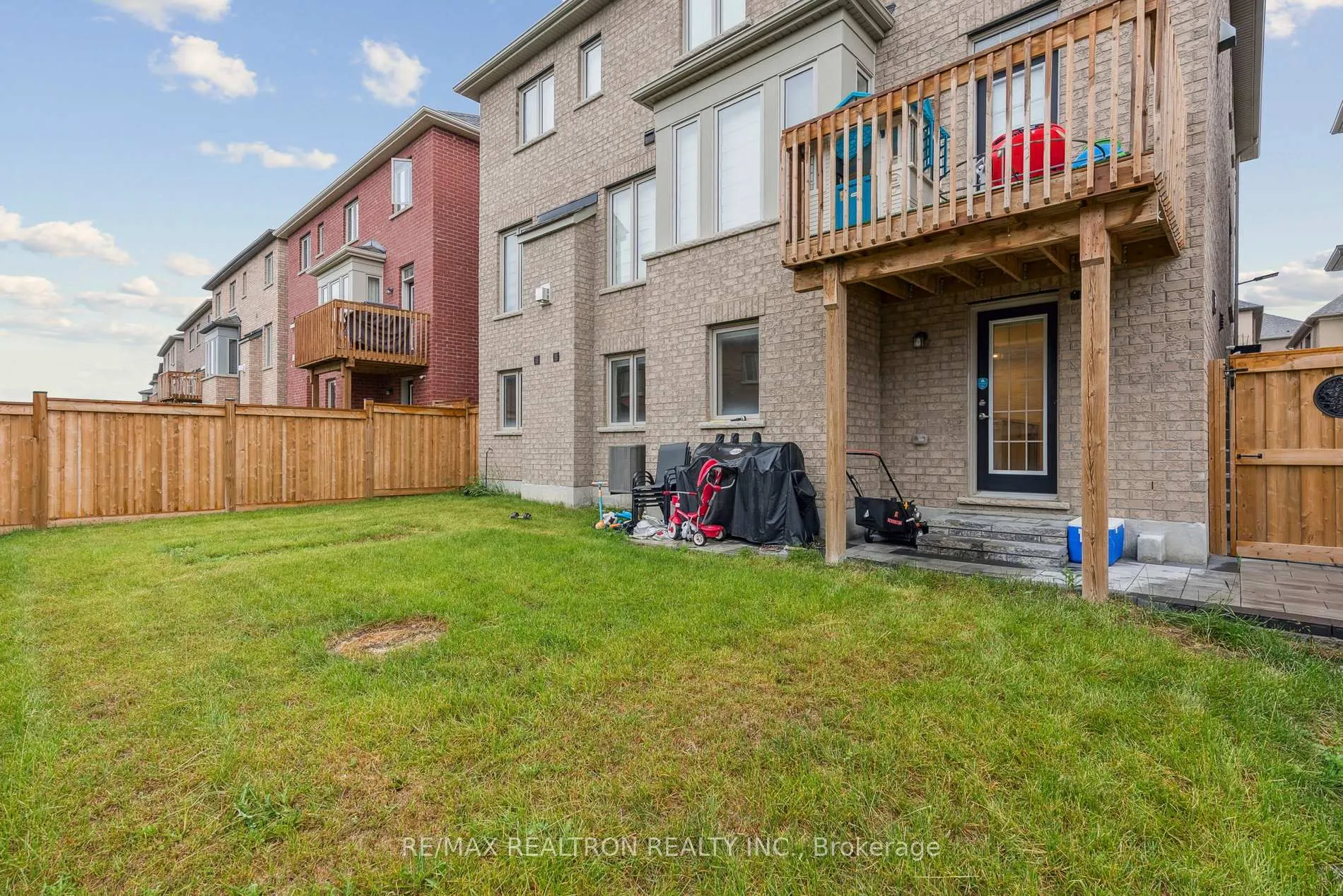 Photo 16 of 38 Balsdon (Lower Level) Hollow, Whitby, Lynde Creek — HOMEH