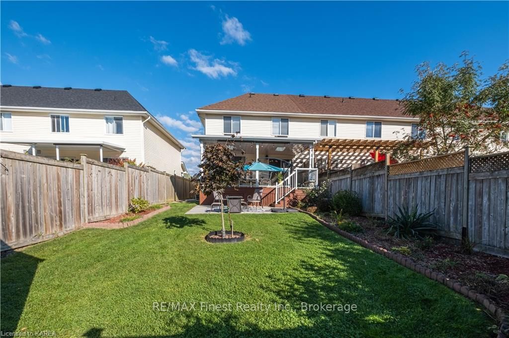 Photo 33 of 236 River Street, Gananoque — HOMEH