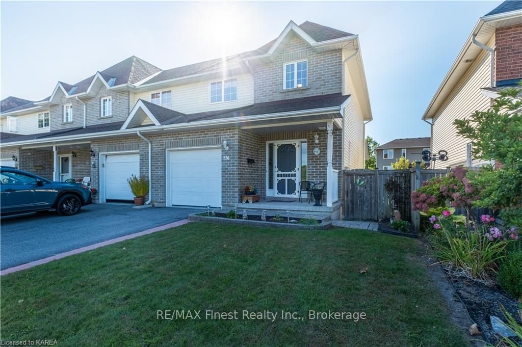 Photo 39 of 236 River Street, Gananoque — HOMEH