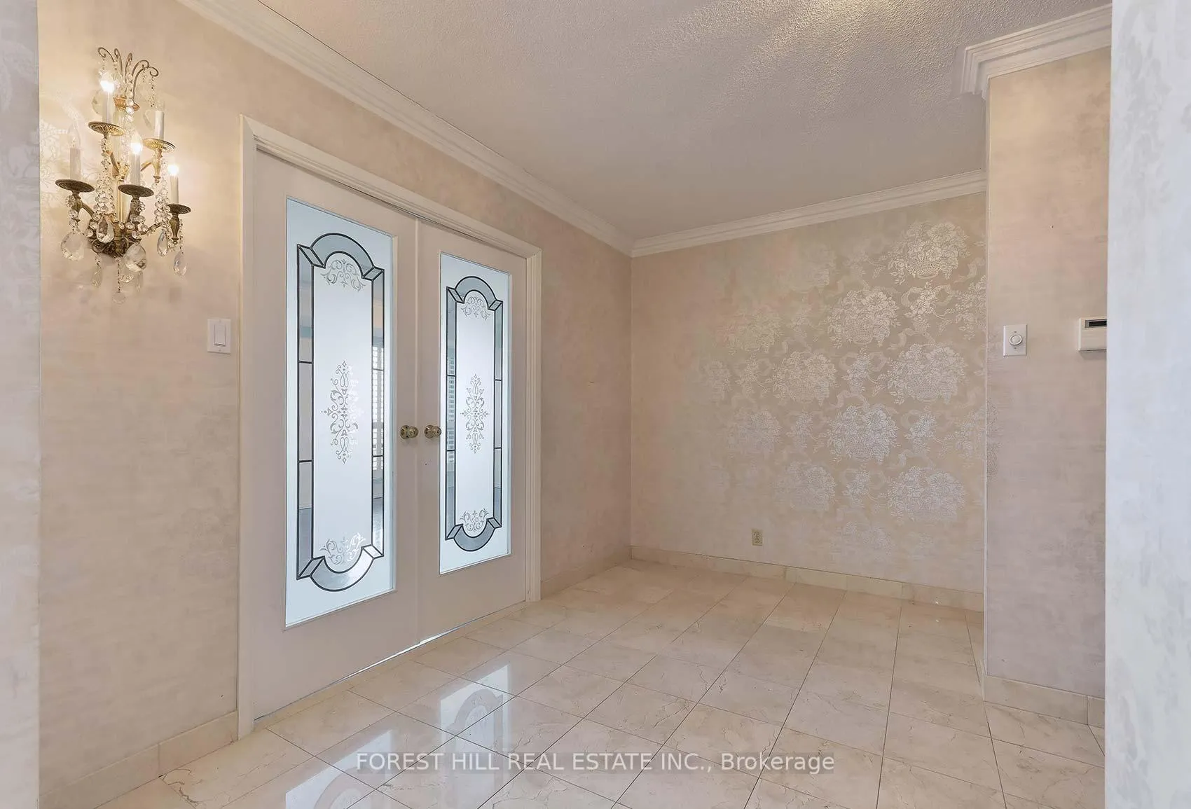 Photo 5 of Unit 901/902, 449 Walmer Road, Toronto, Forest Hill South — HOMEH