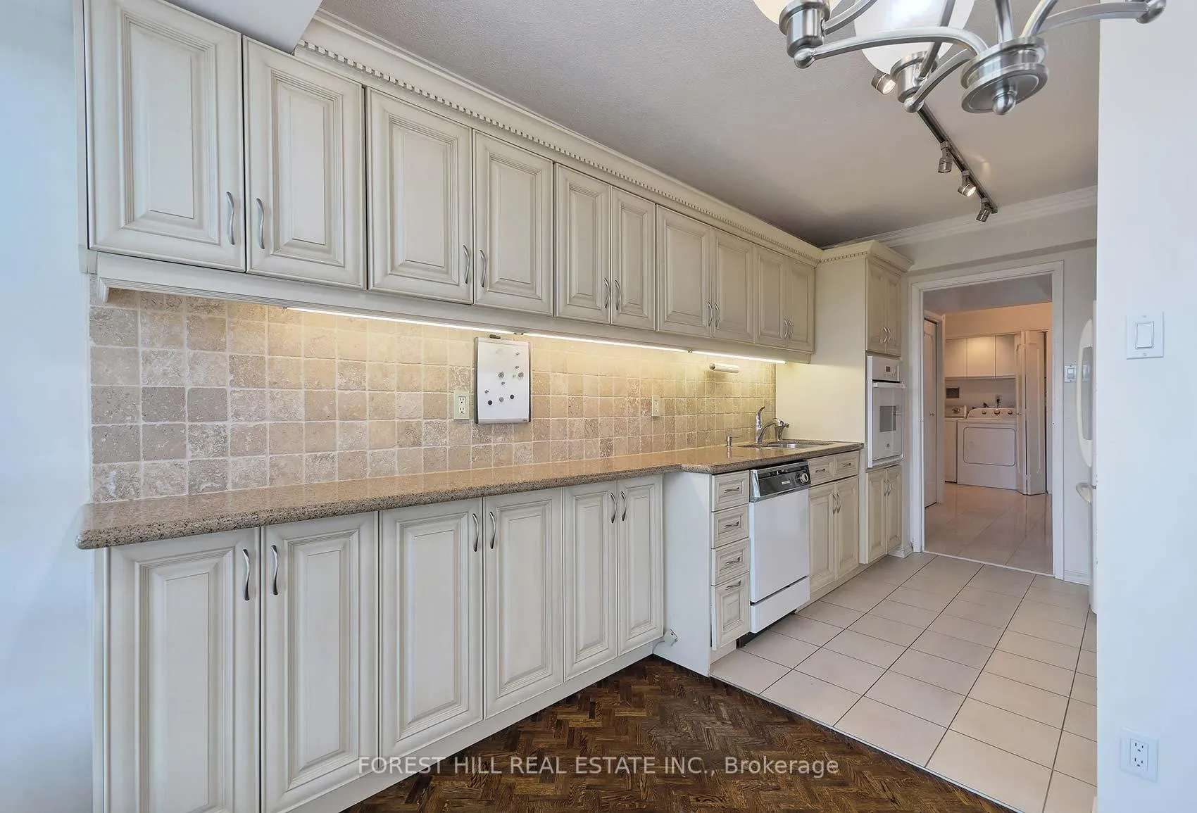 Photo 11 of Unit 901/902, 449 Walmer Road, Toronto, Forest Hill South — HOMEH