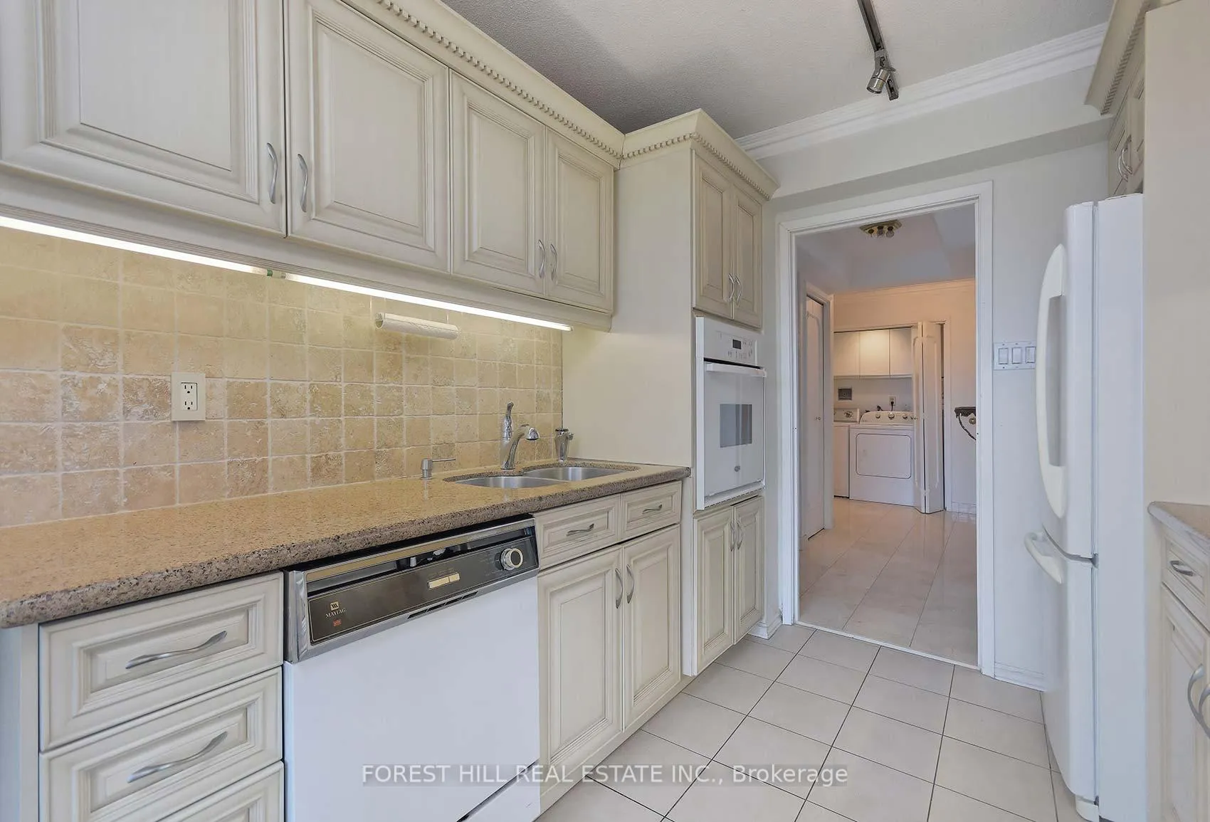 Photo 12 of Unit 901/902, 449 Walmer Road, Toronto, Forest Hill South — HOMEH